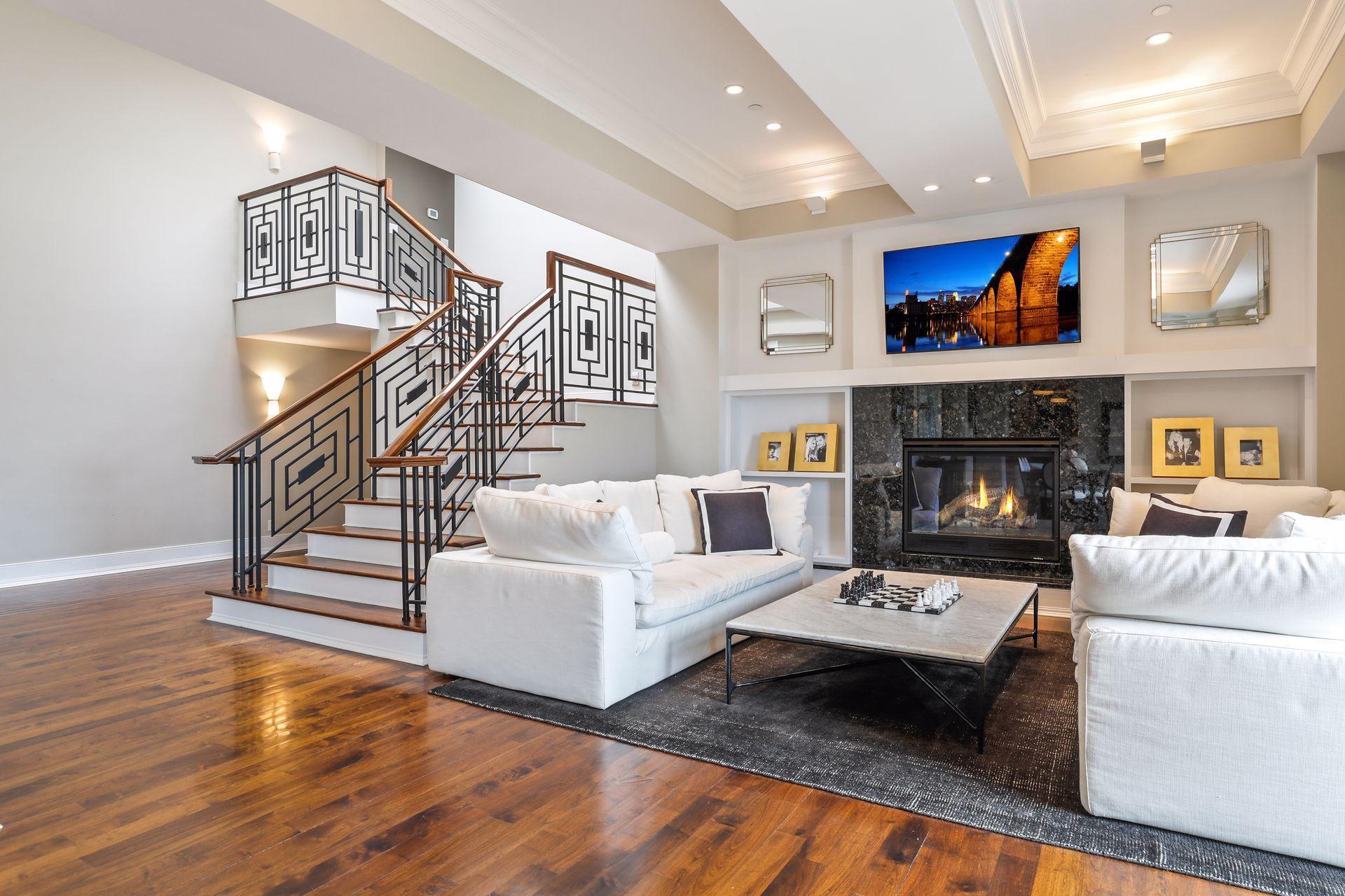 350 Saint Peter Street Unit: 1300