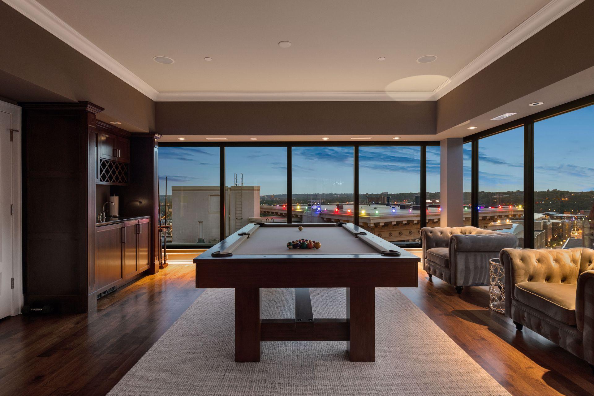350 Saint Peter Street Unit: 1300