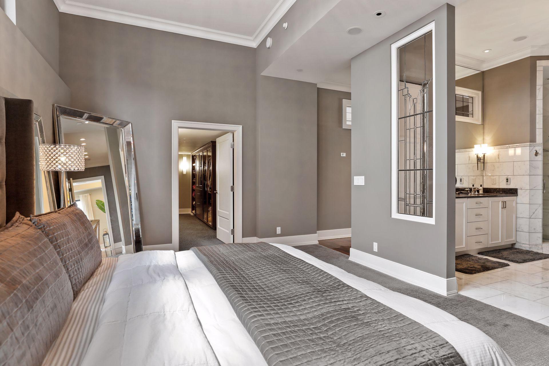 350 Saint Peter Street Unit: 1300