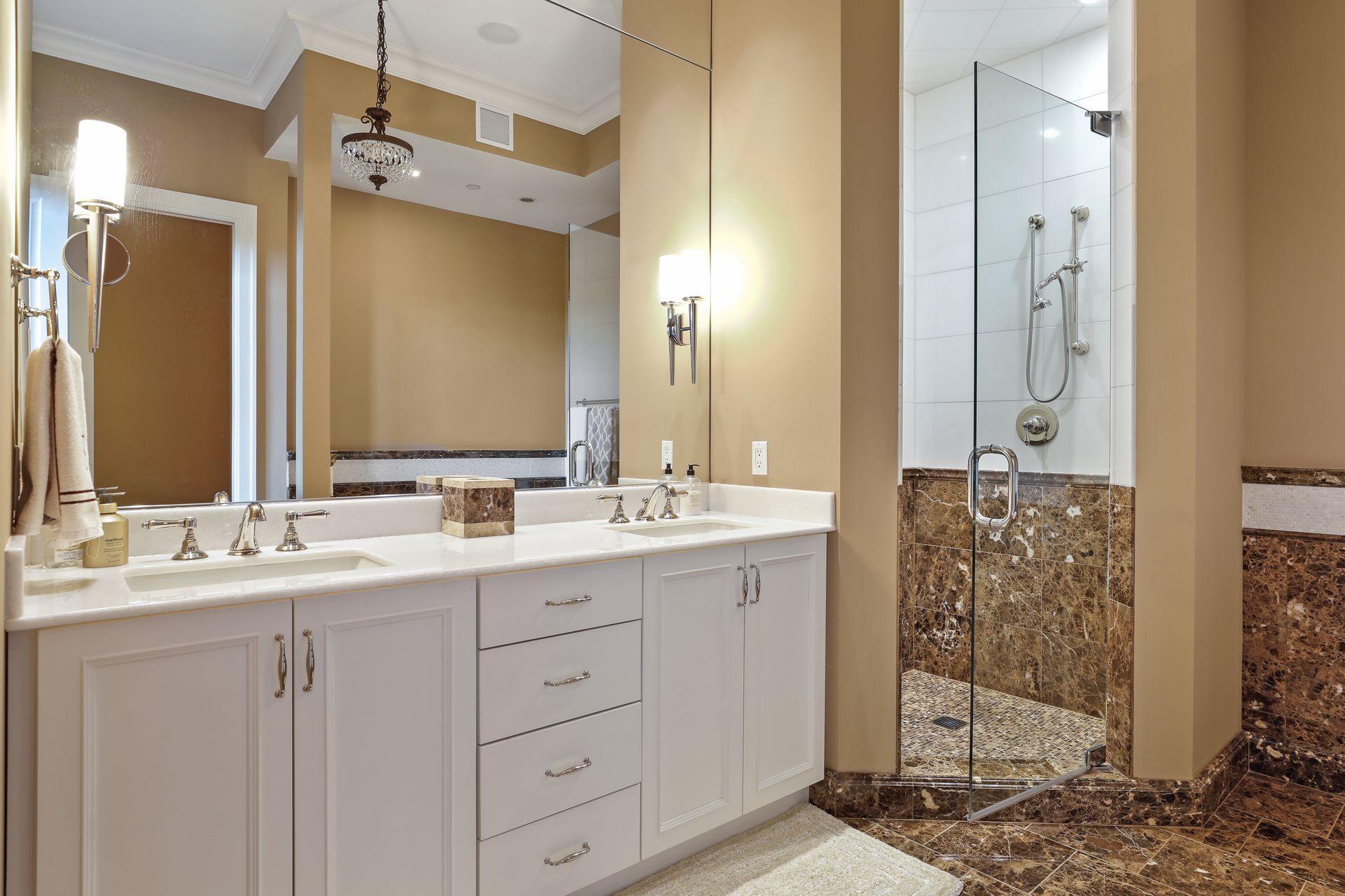 350 Saint Peter Street Unit: 1300