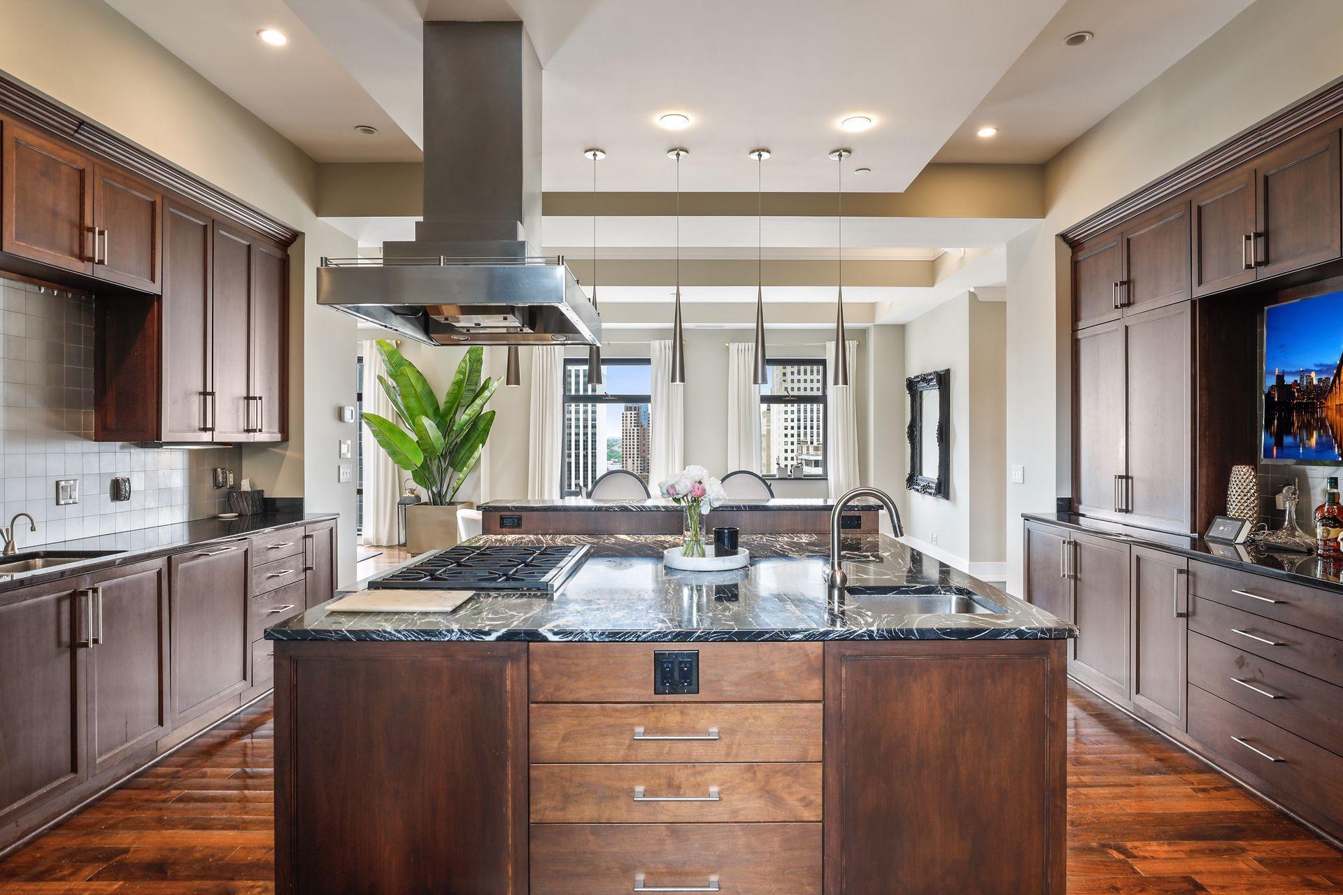 350 Saint Peter Street Unit: 1300