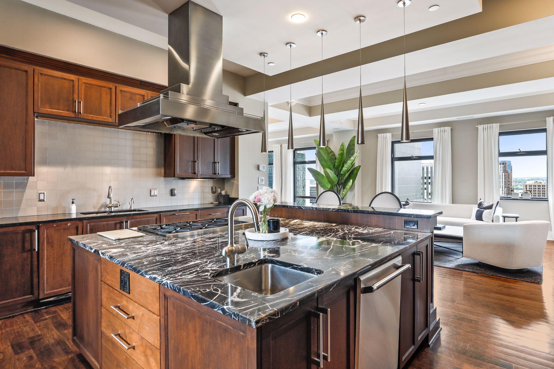 350 Saint Peter Street Unit: 1300