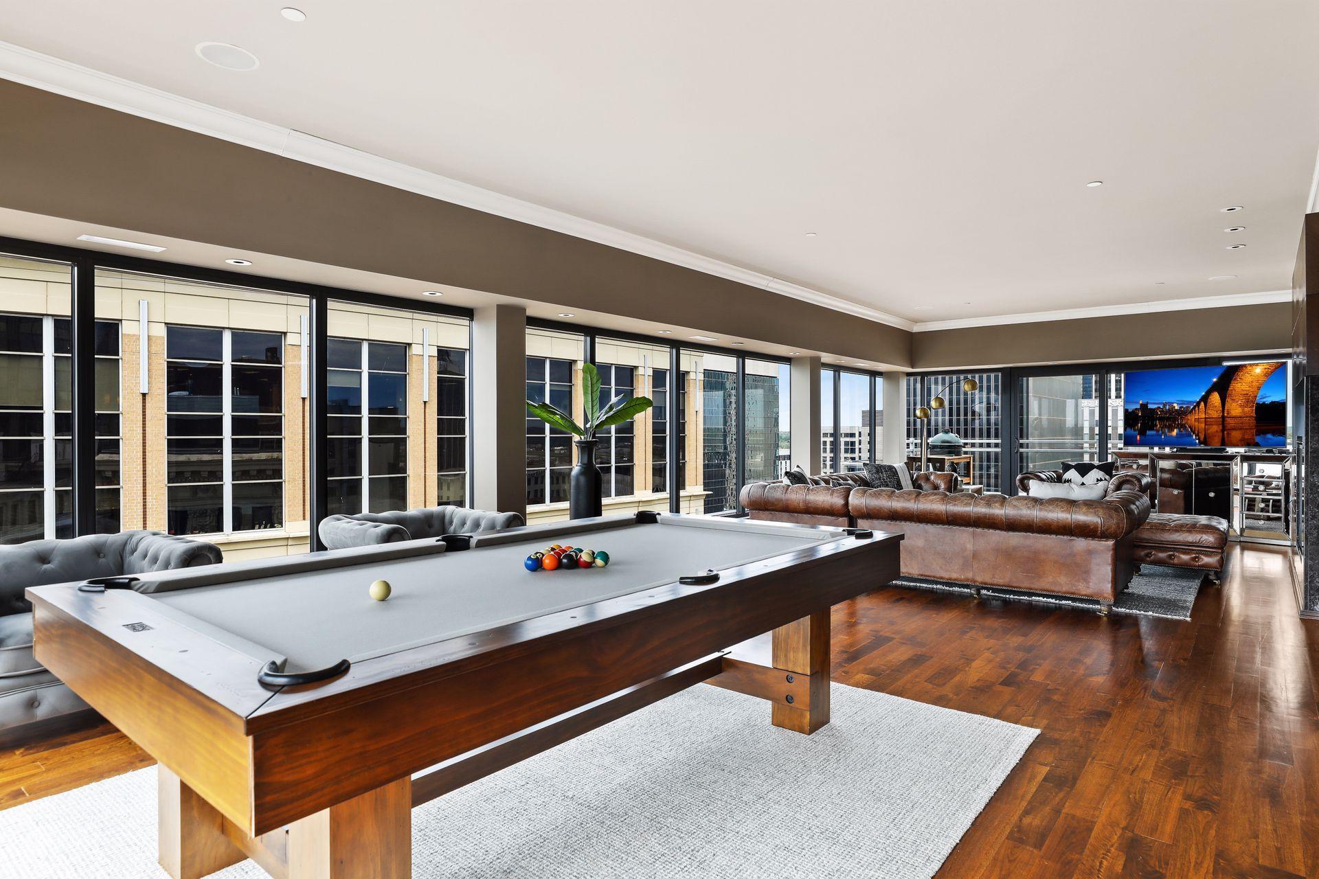 350 Saint Peter Street Unit: 1300