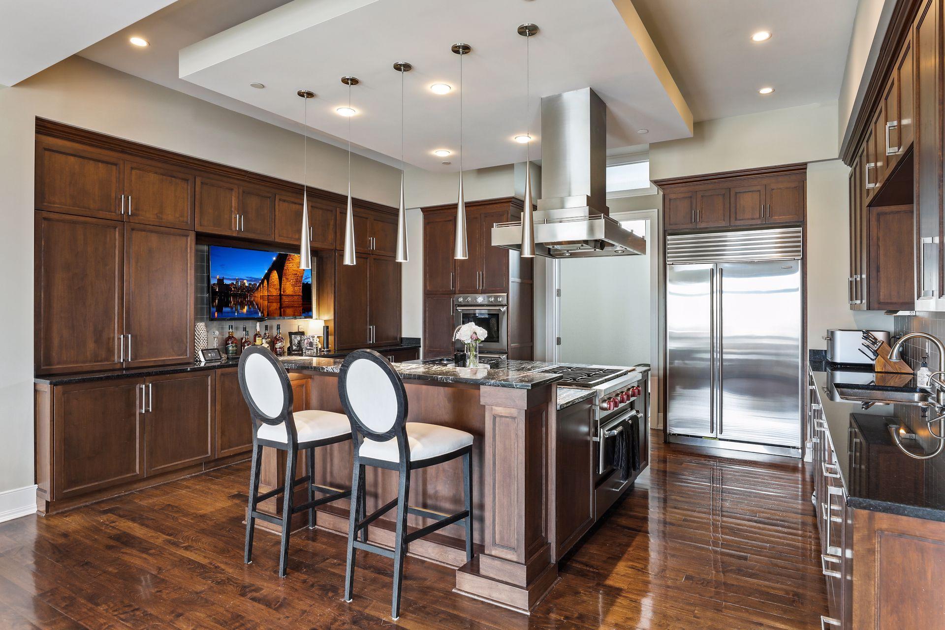 350 Saint Peter Street Unit: 1300