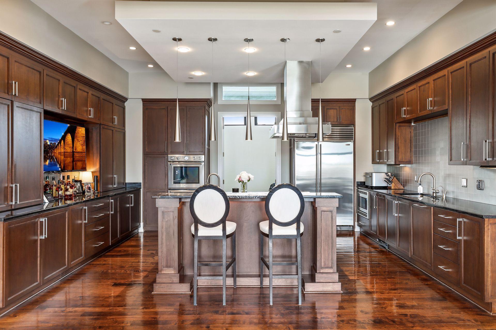 350 Saint Peter Street Unit: 1300