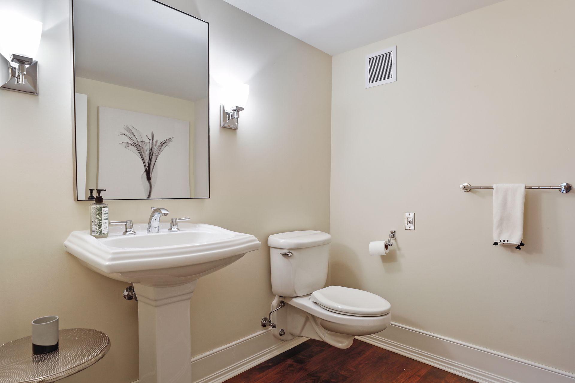 350 Saint Peter Street Unit: 1300