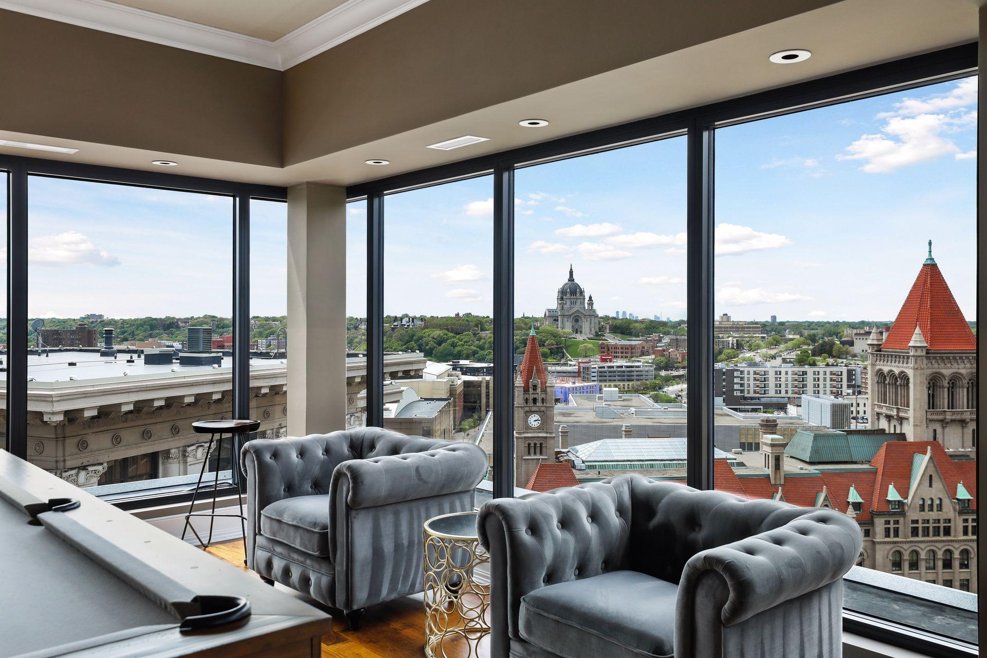 350 Saint Peter Street Unit: 1300