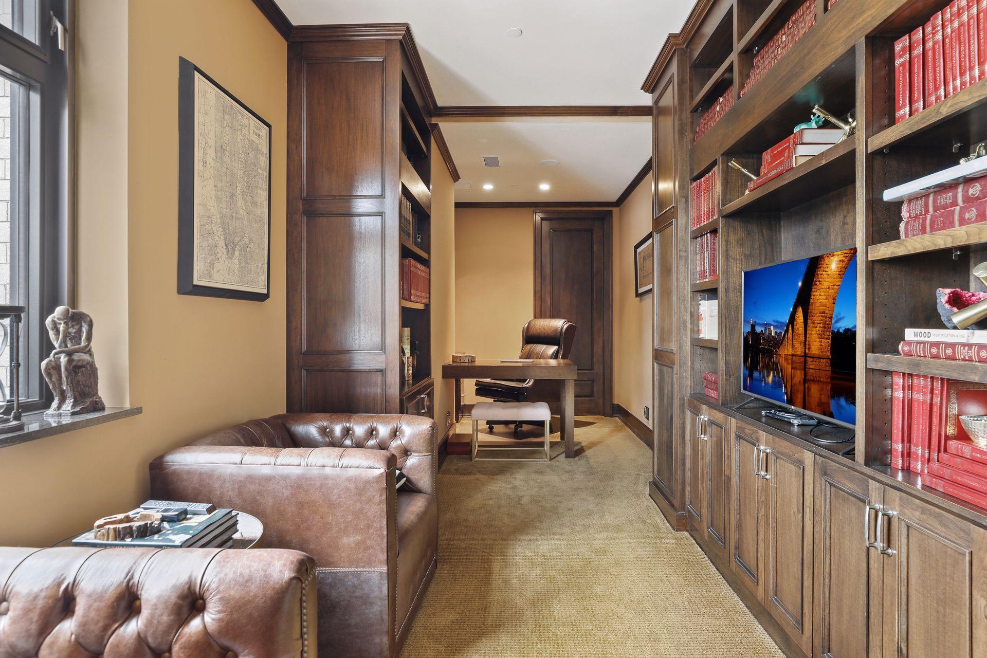 350 Saint Peter Street Unit: 1300