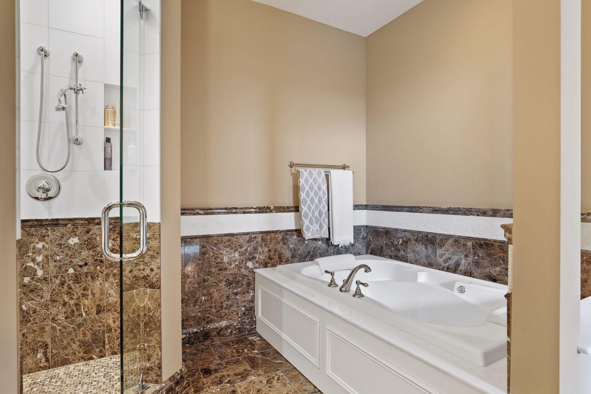 350 Saint Peter Street Unit: 1300