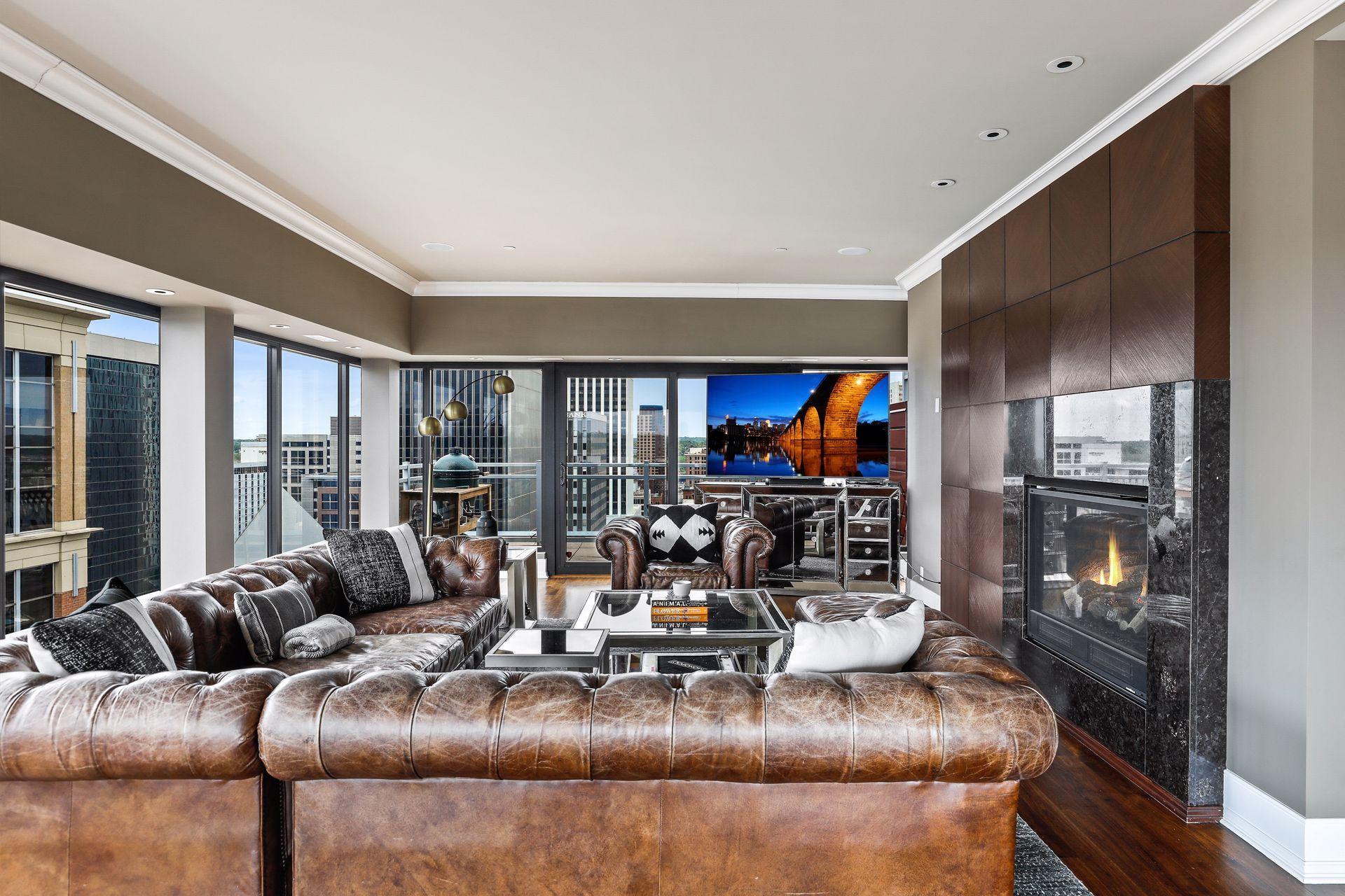 350 Saint Peter Street Unit: 1300