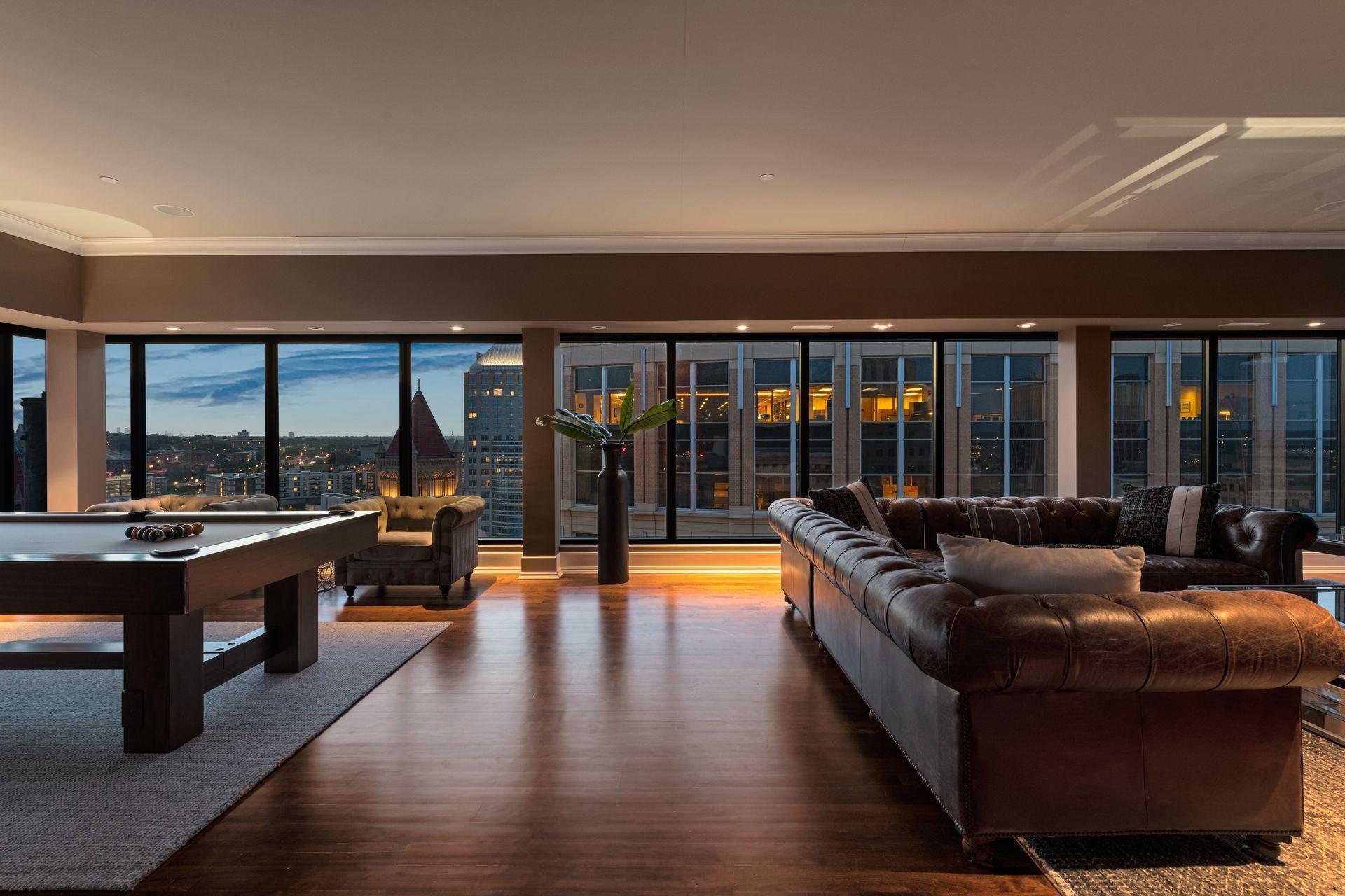 350 Saint Peter Street Unit: 1300