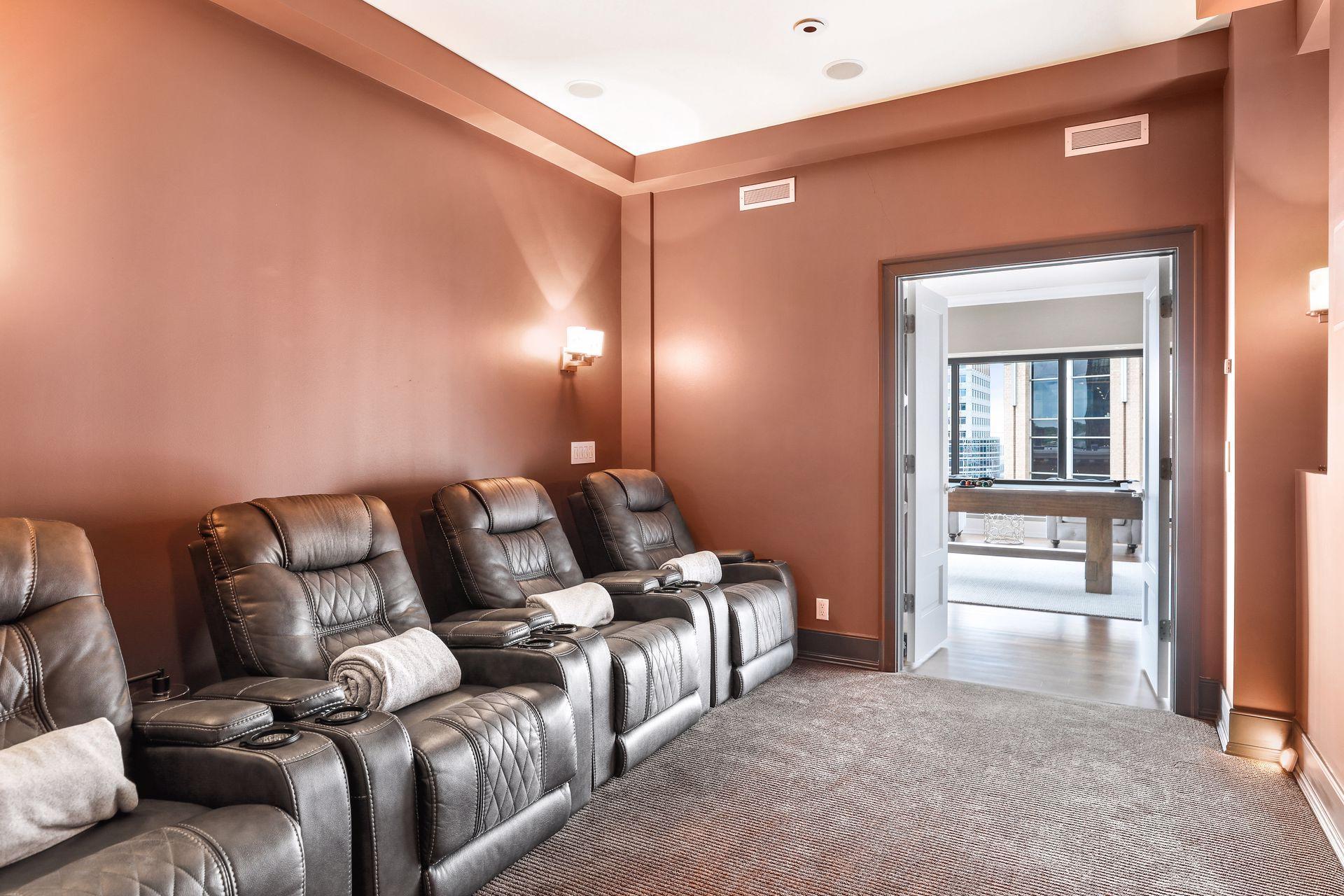 350 Saint Peter Street Unit: 1300