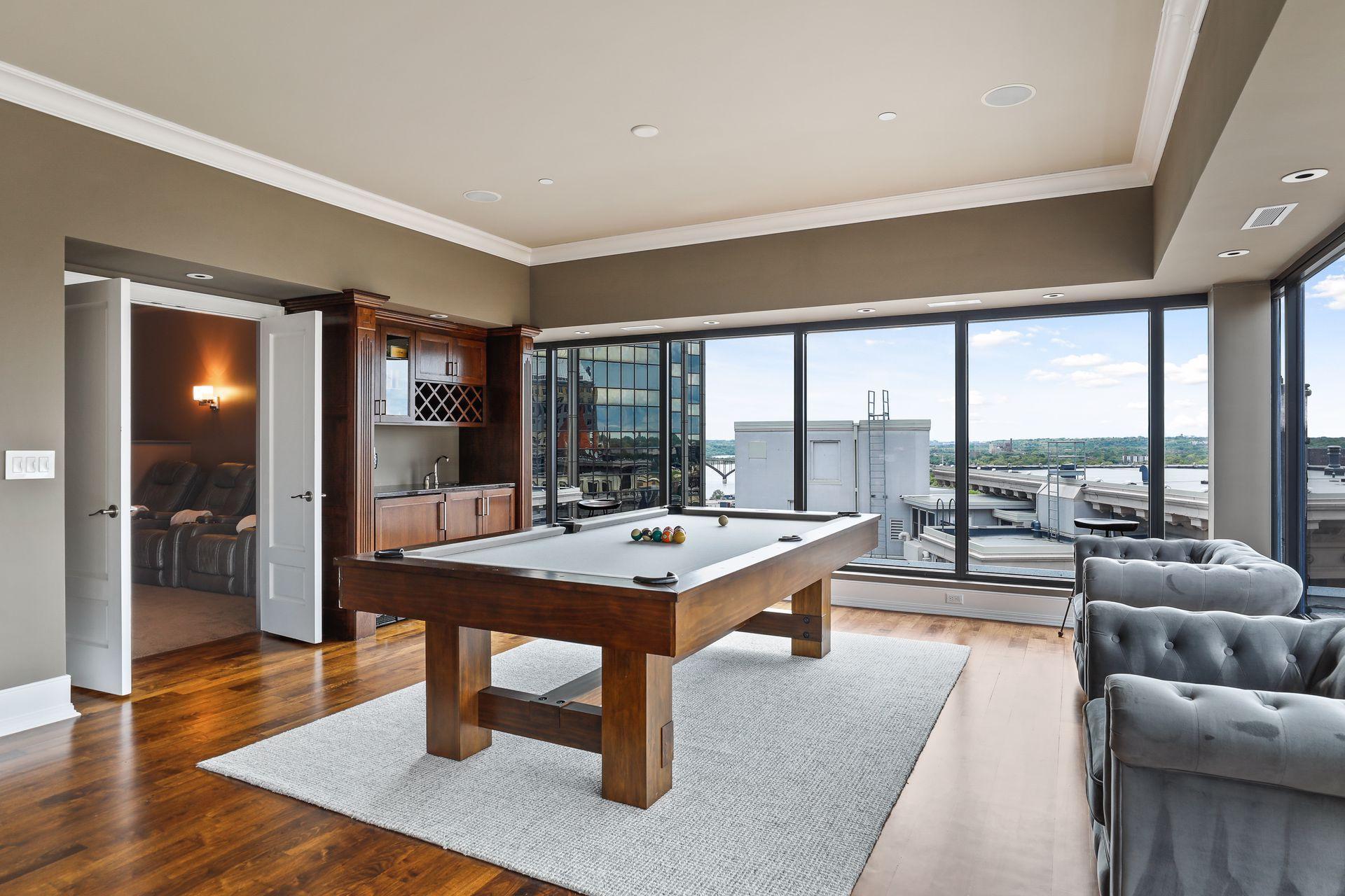 350 Saint Peter Street Unit: 1300