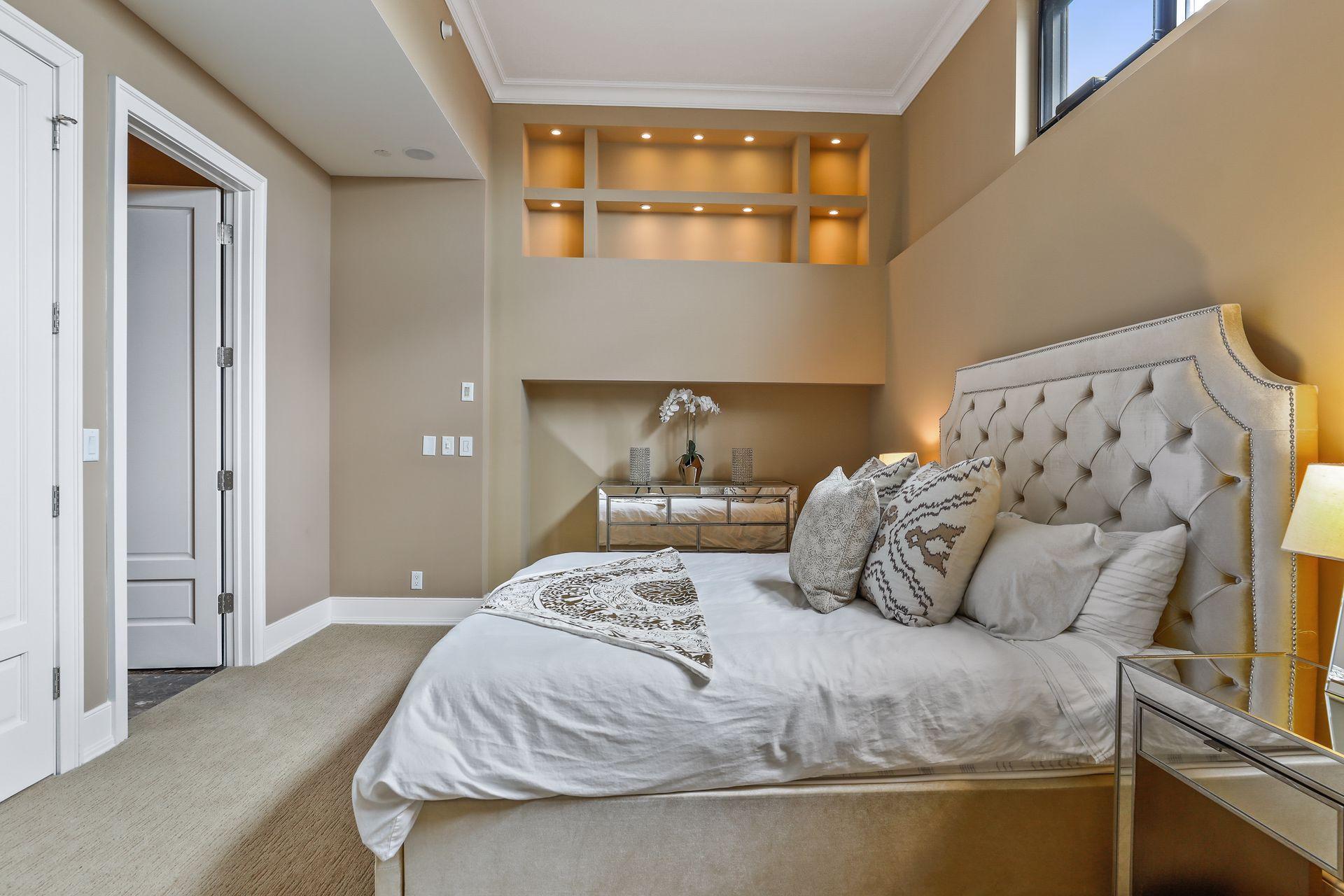 350 Saint Peter Street Unit: 1300