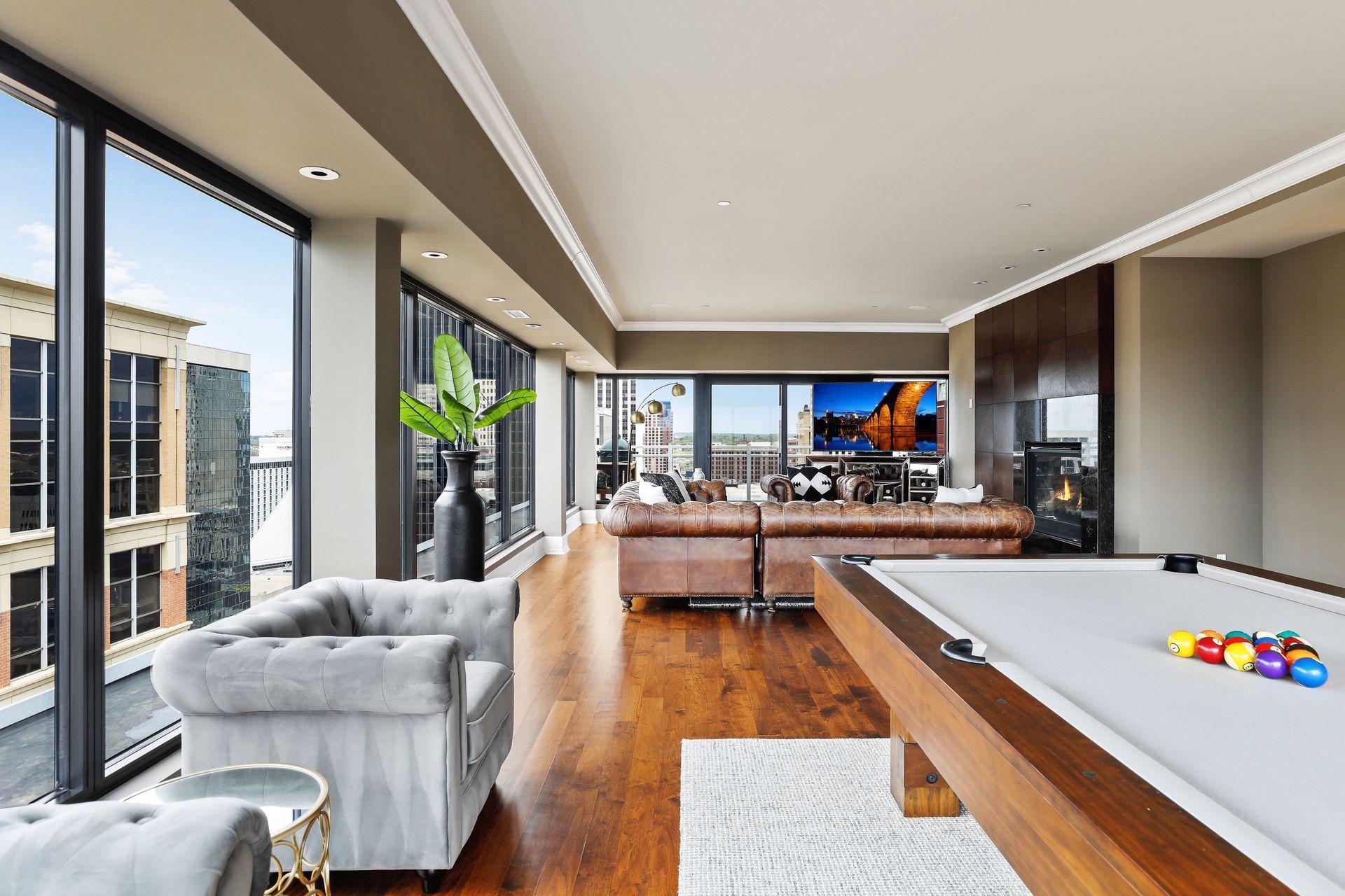 350 Saint Peter Street Unit: 1300