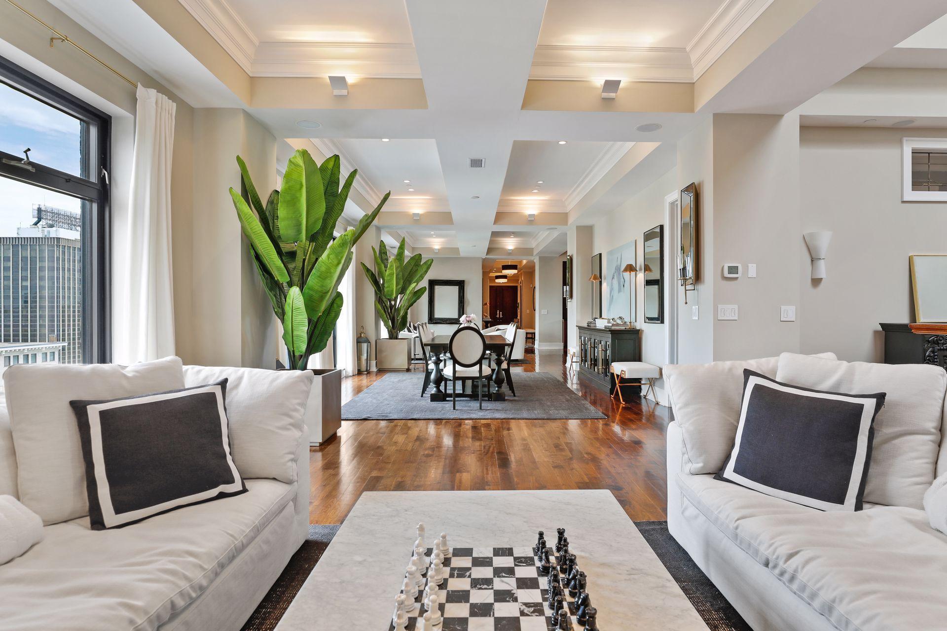 350 Saint Peter Street Unit: 1300