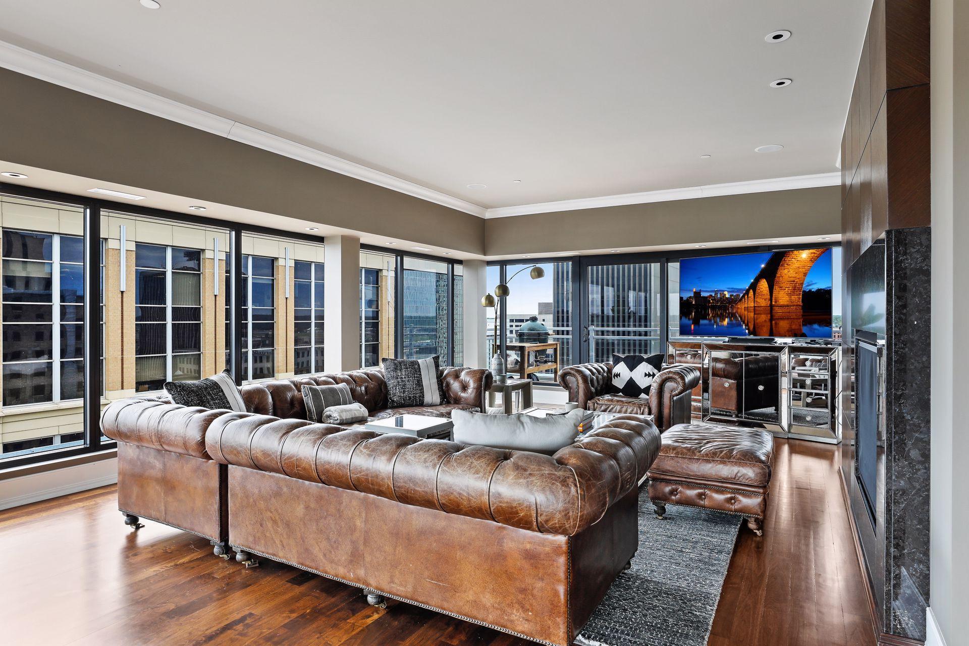 350 Saint Peter Street Unit: 1300