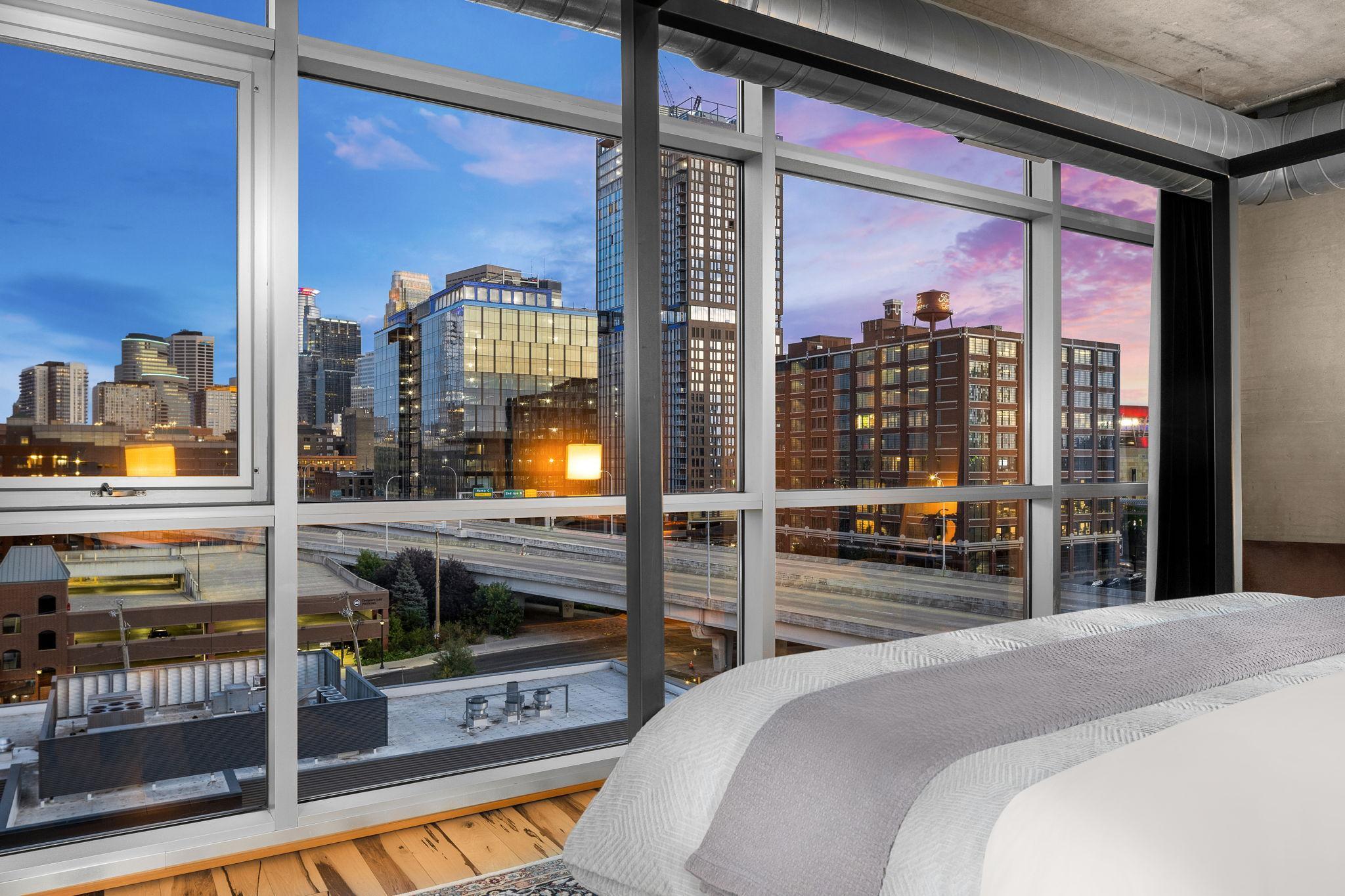 345 6th Avenue N Unit: 702