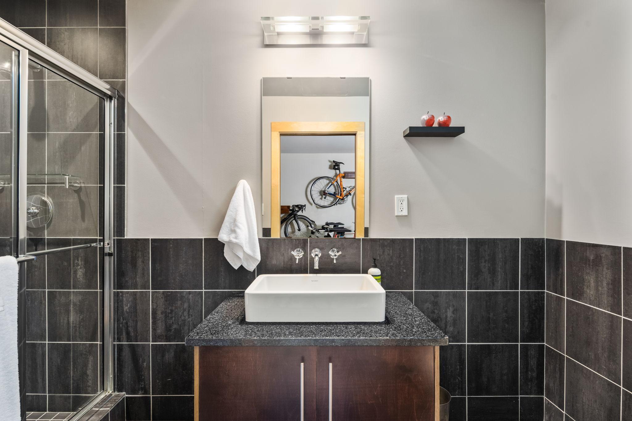 345 6th Avenue N Unit: 702