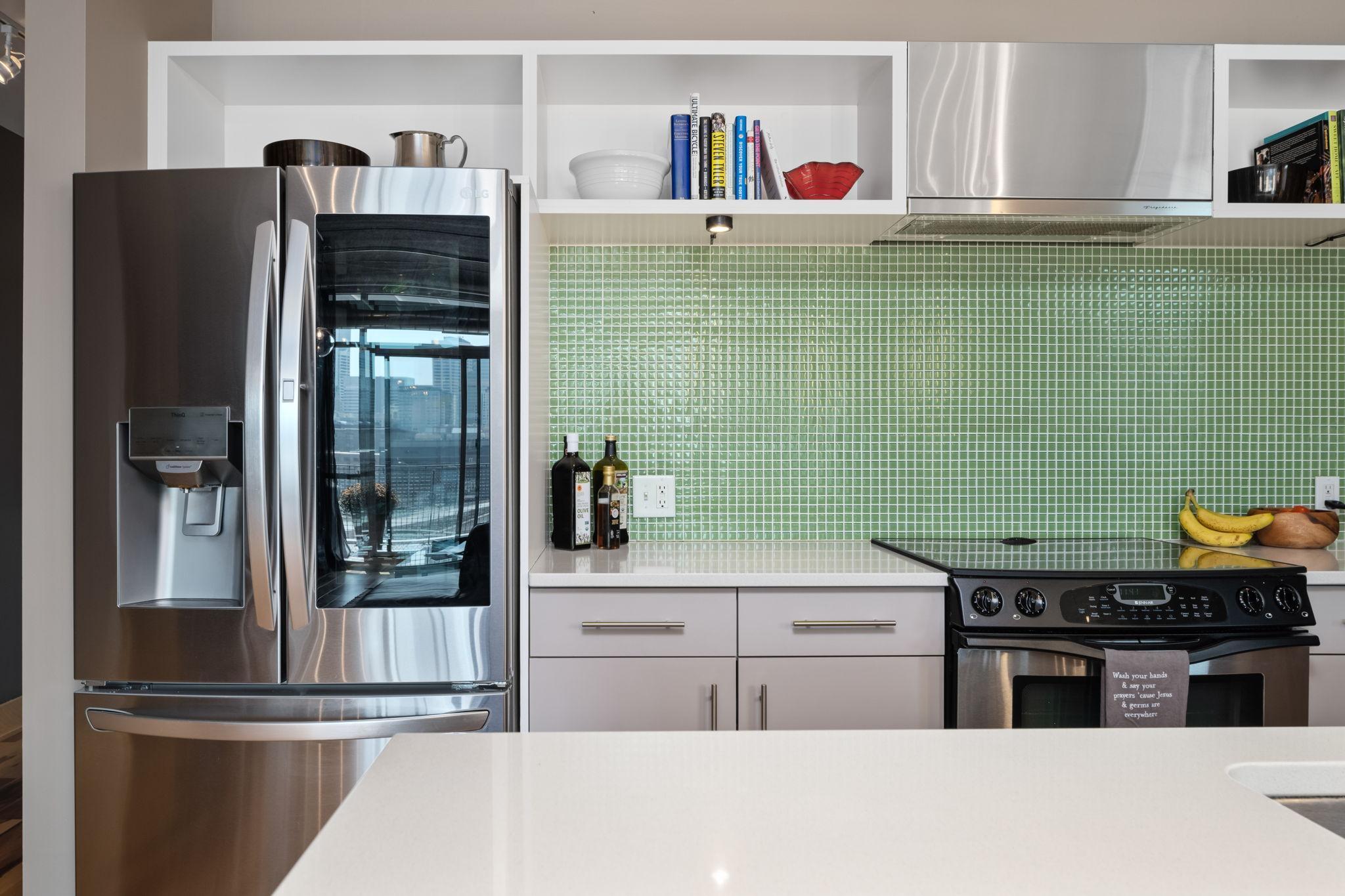 345 6th Avenue N Unit: 702