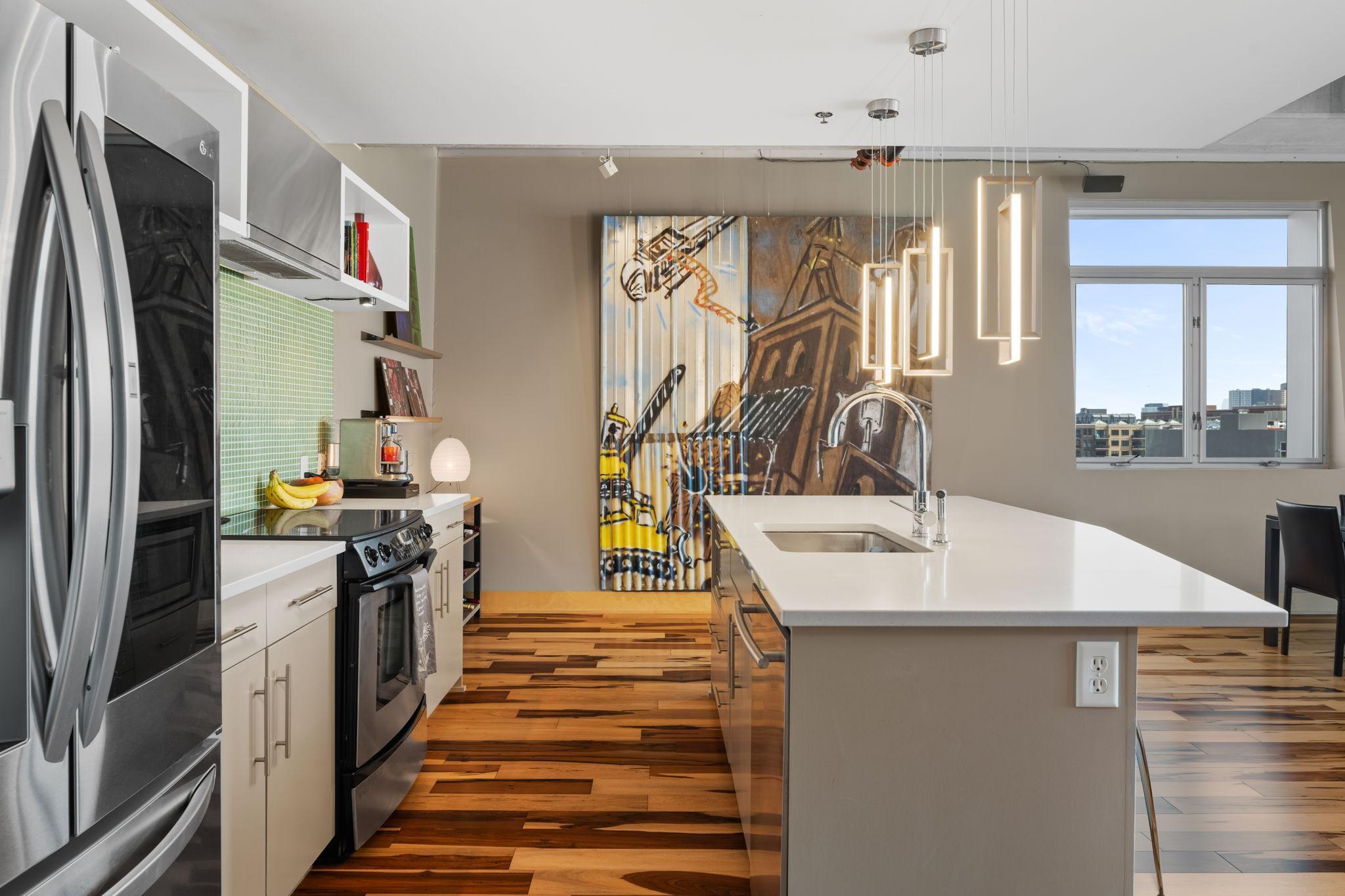 345 6th Avenue N Unit: 702