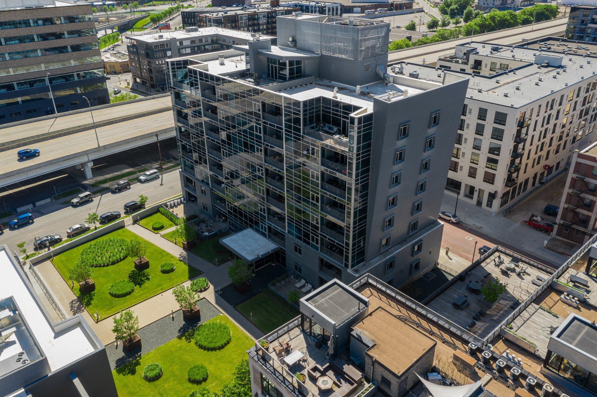 345 6th Avenue N Unit: 702