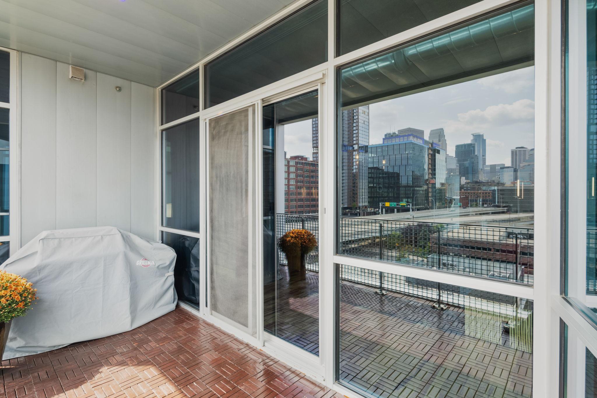 345 6th Avenue N Unit: 702