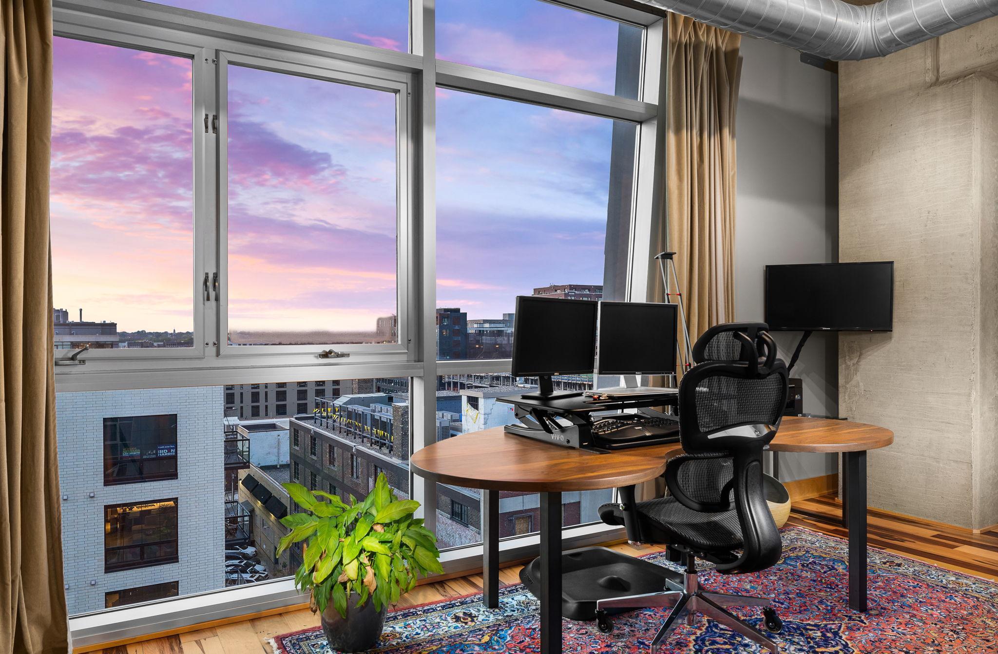 345 6th Avenue N Unit: 702