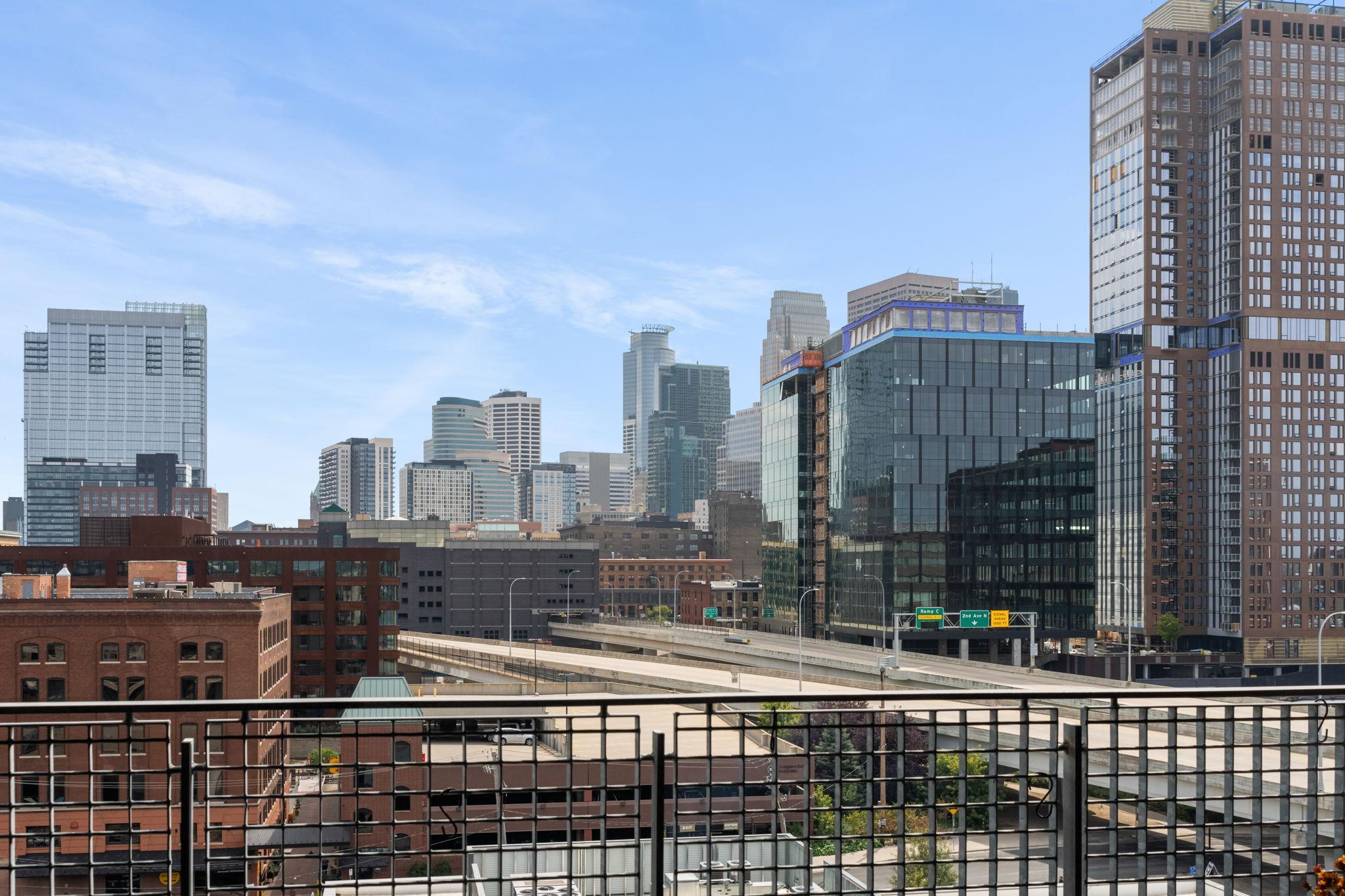 345 6th Avenue N Unit: 702