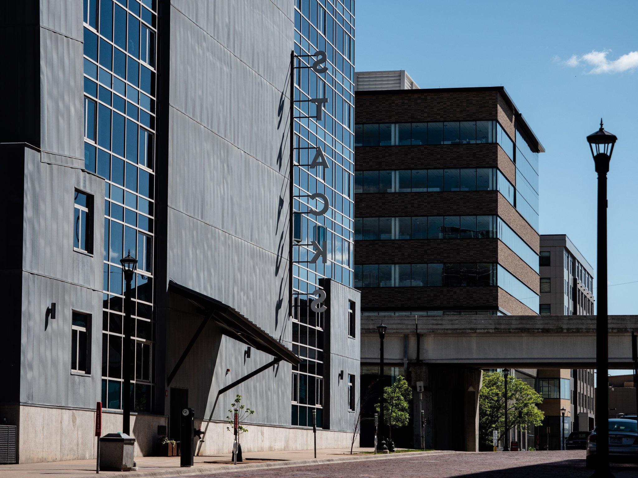 345 6th Avenue N Unit: 702