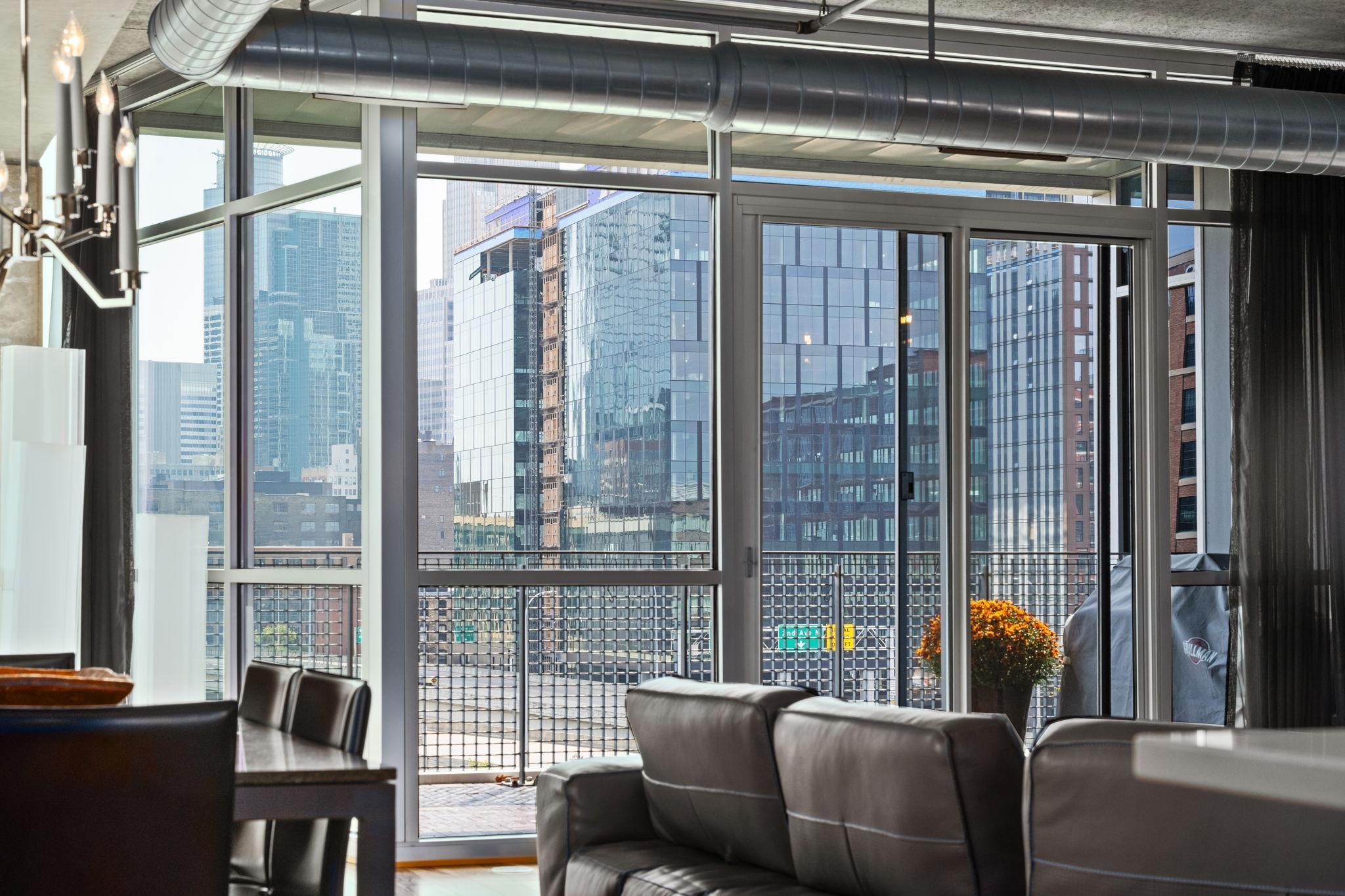 345 6th Avenue N Unit: 702