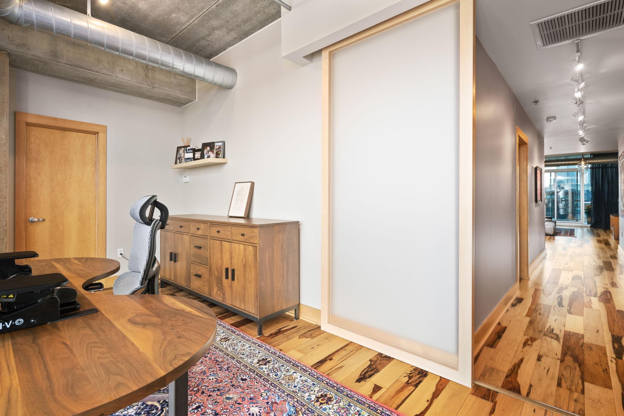 345 6th Avenue N Unit: 702