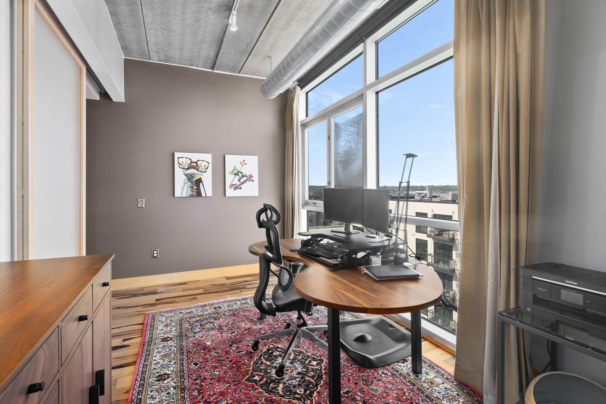 345 6th Avenue N Unit: 702