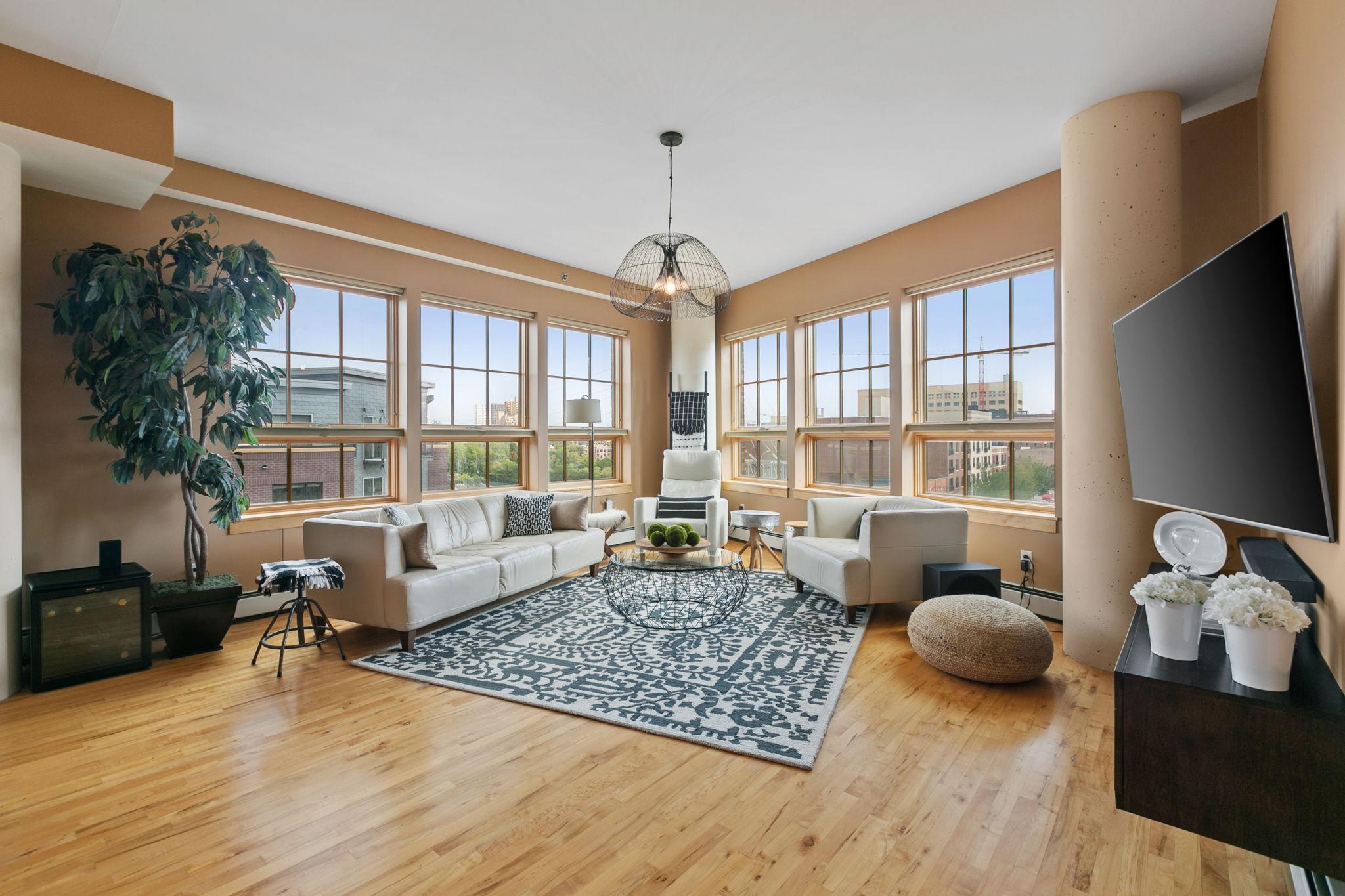 111 4th Avenue N Unit: 503