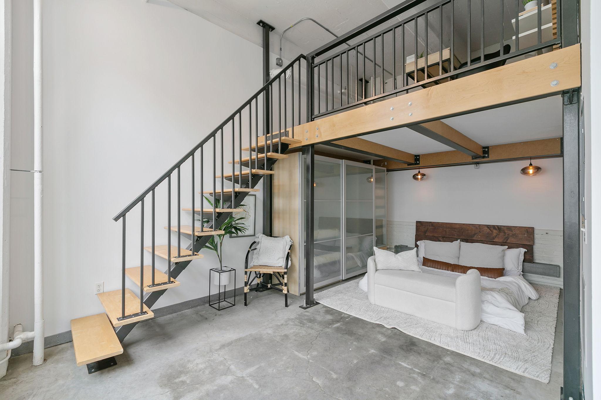 700 Washington Avenue N Unit: 400