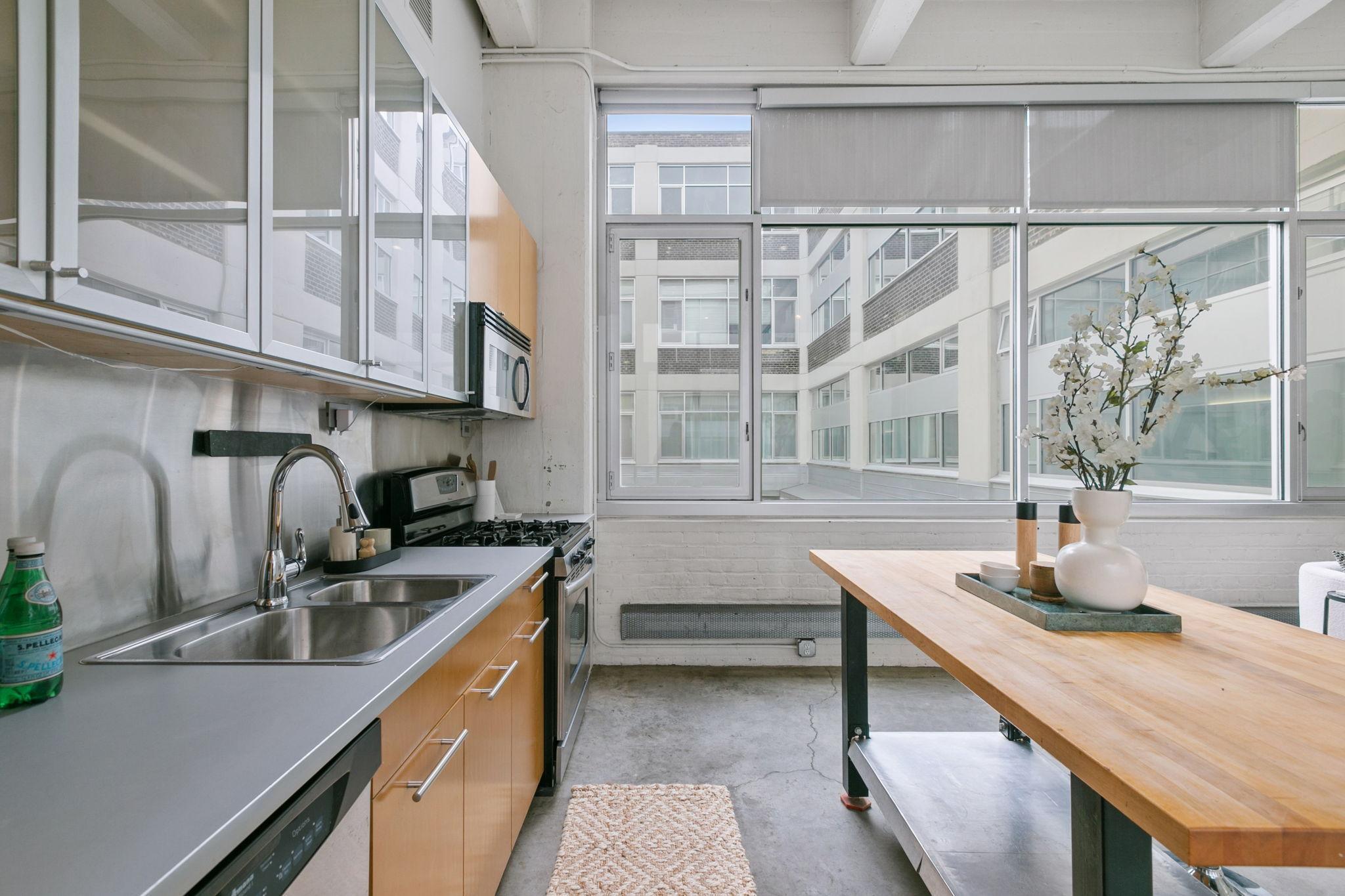 700 Washington Avenue N Unit: 400