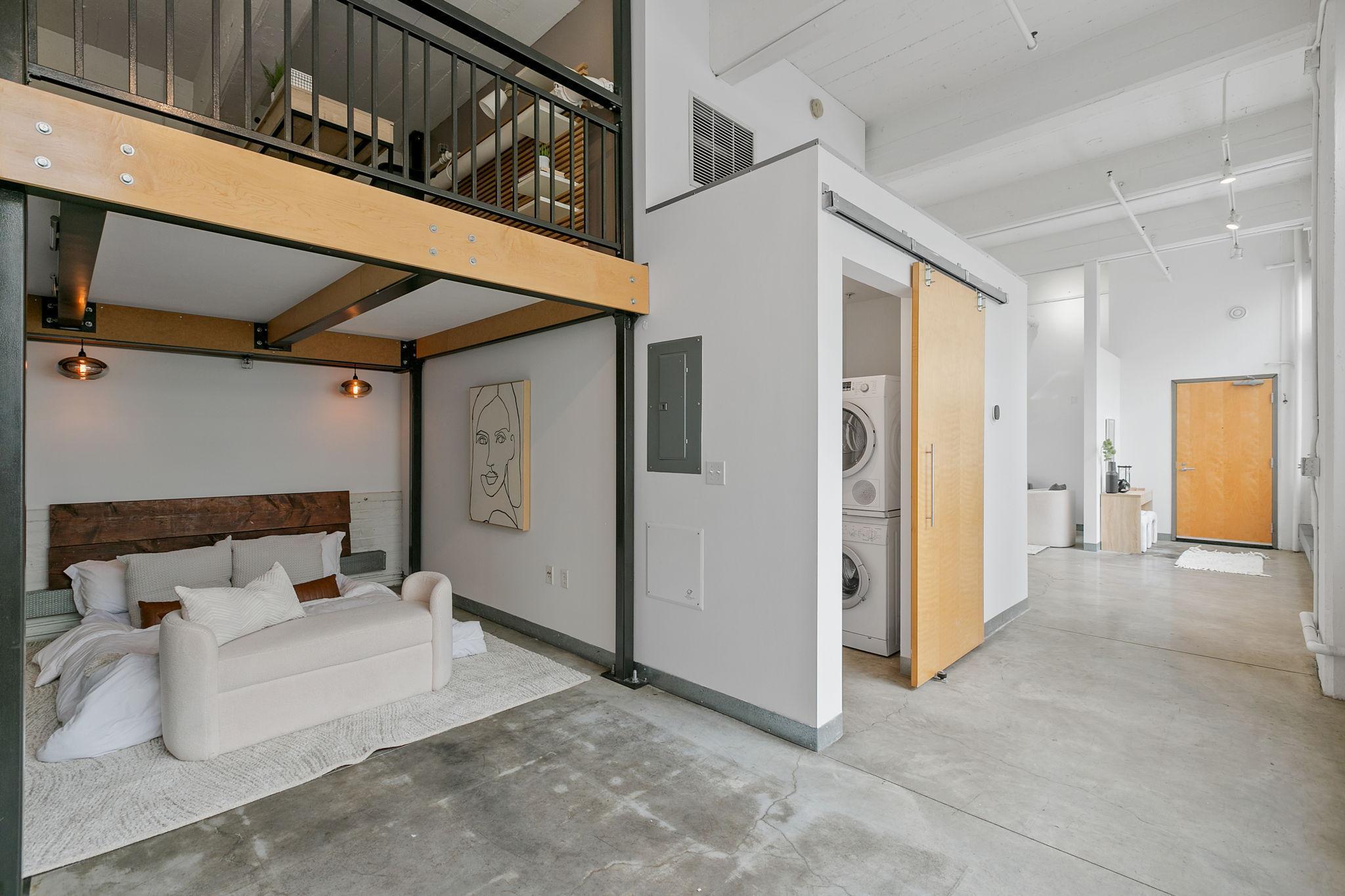 700 Washington Avenue N Unit: 400