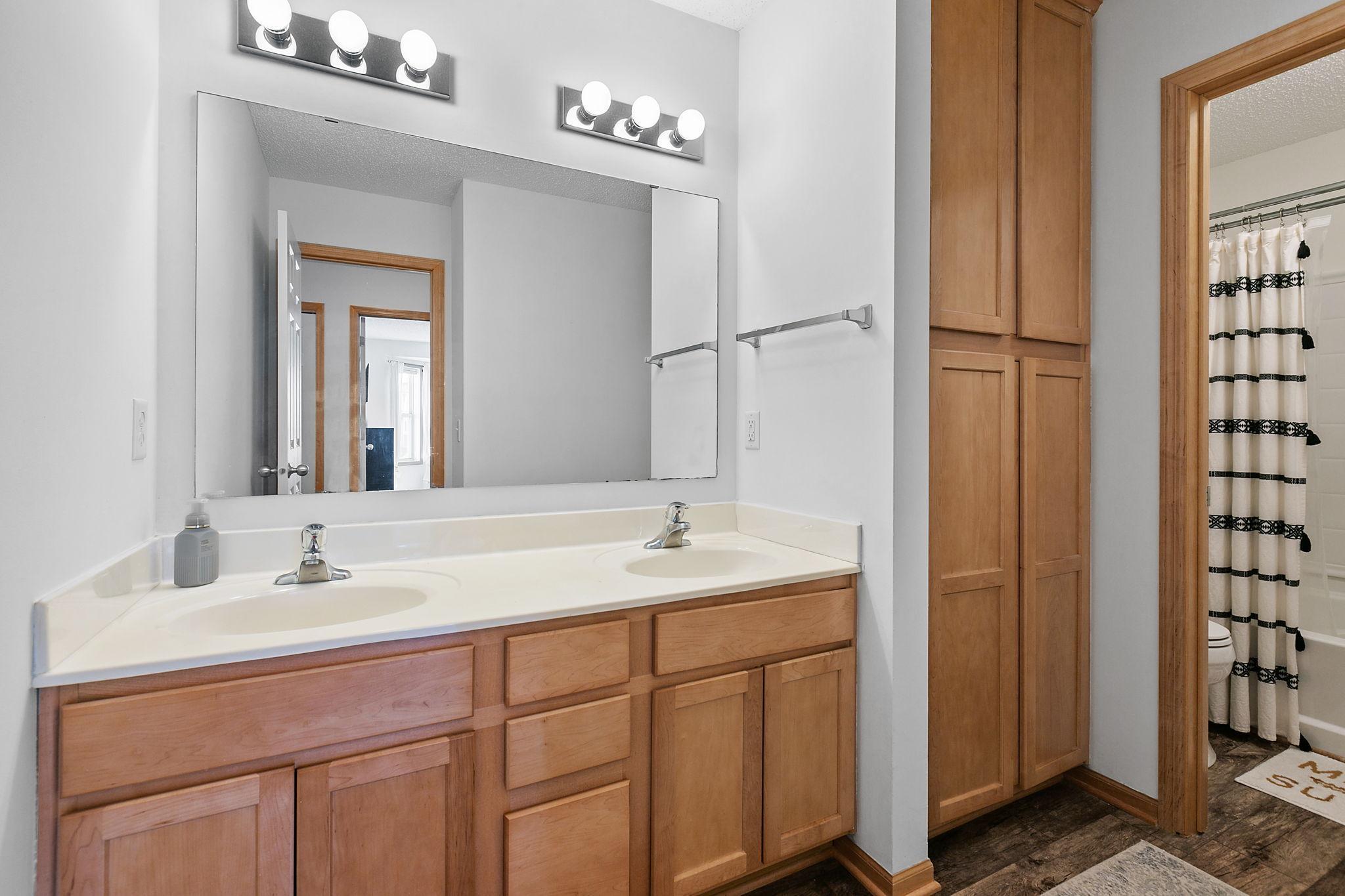 15593 Early Bird Circle Unit: 307