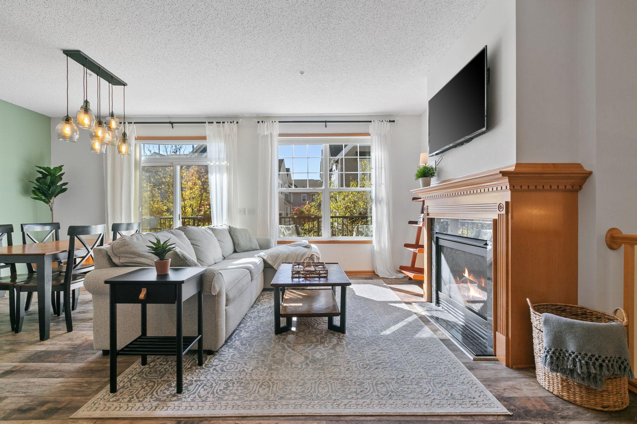 15593 Early Bird Circle Unit: 307