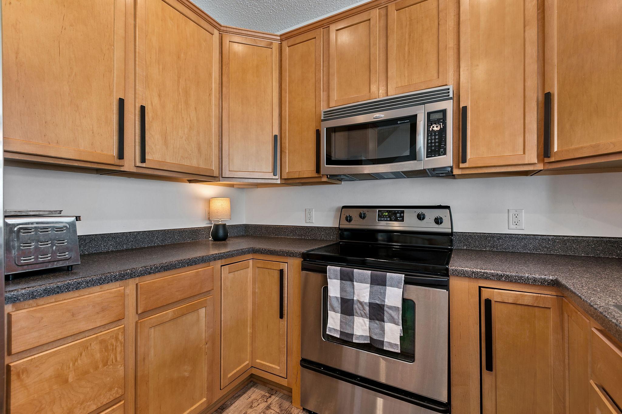 15593 Early Bird Circle Unit: 307