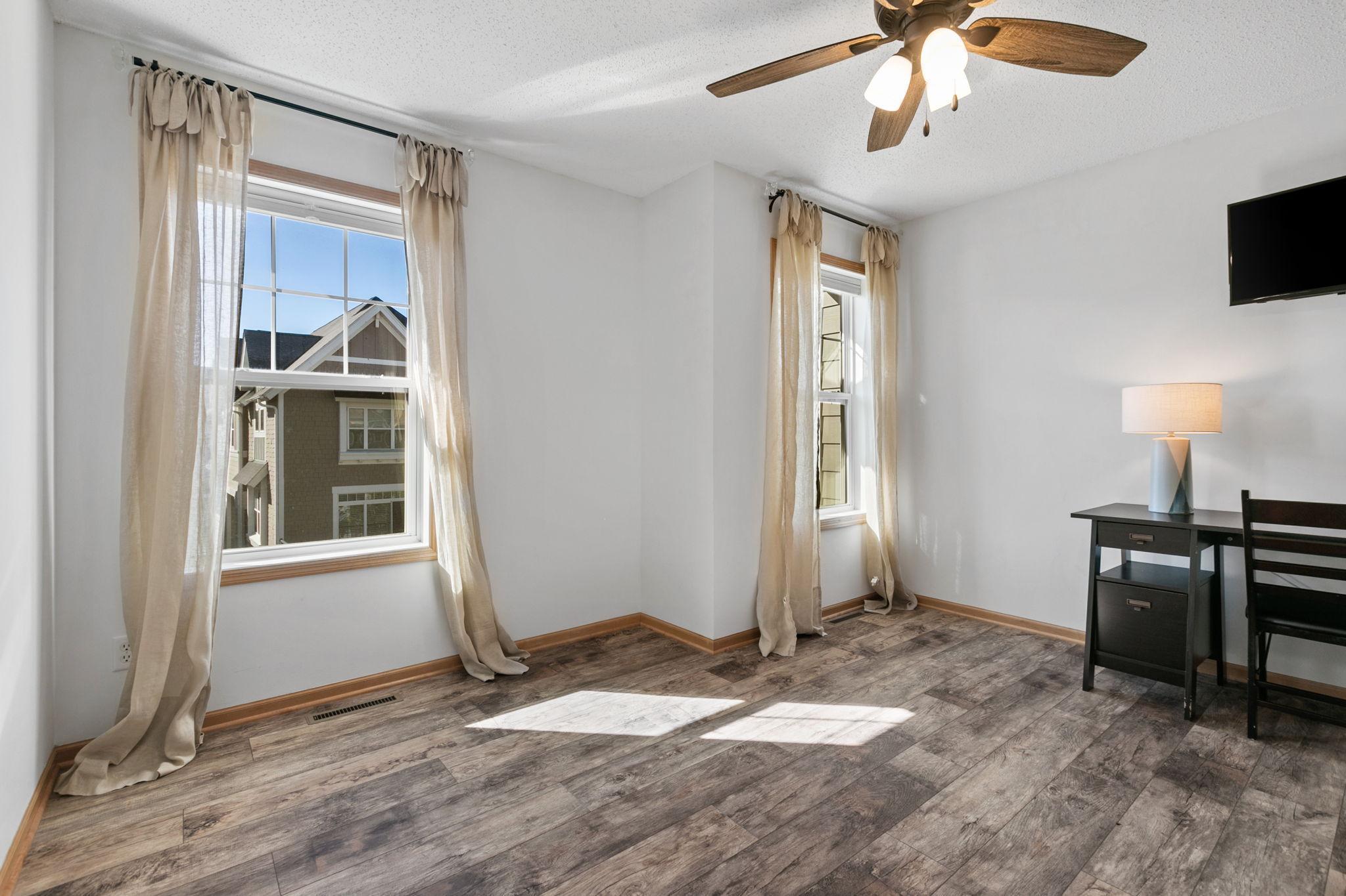 15593 Early Bird Circle Unit: 307