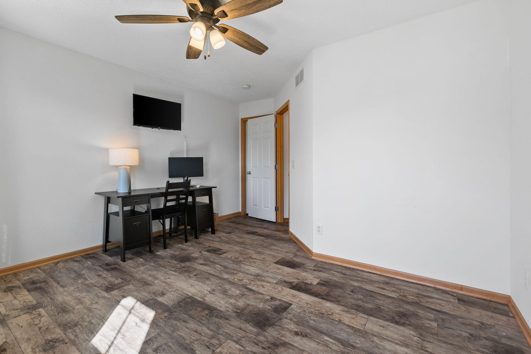 15593 Early Bird Circle Unit: 307