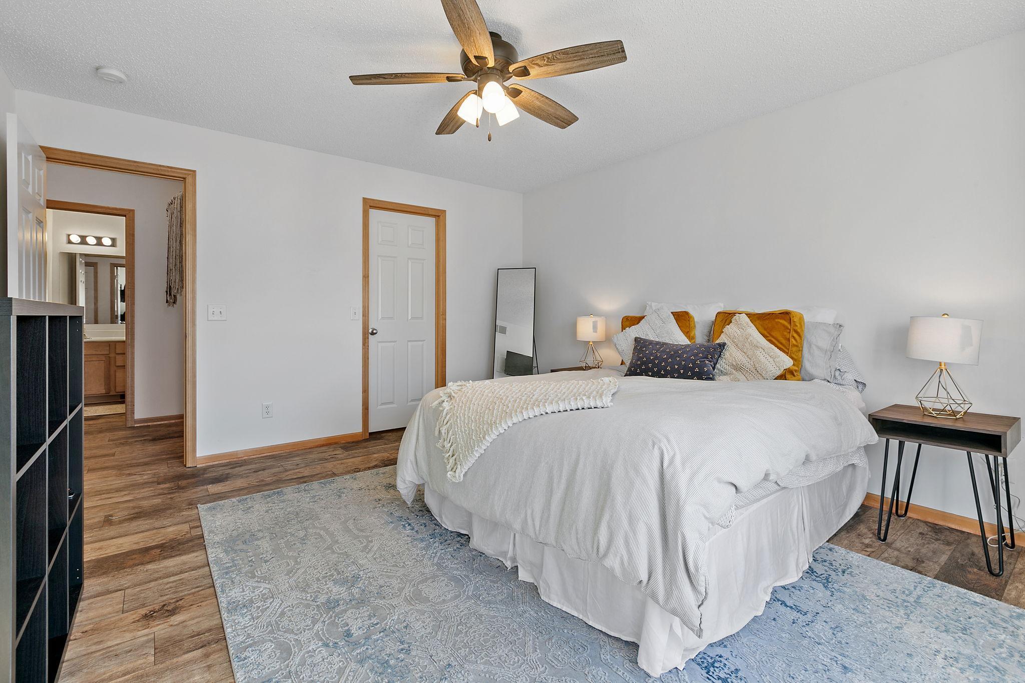 15593 Early Bird Circle Unit: 307