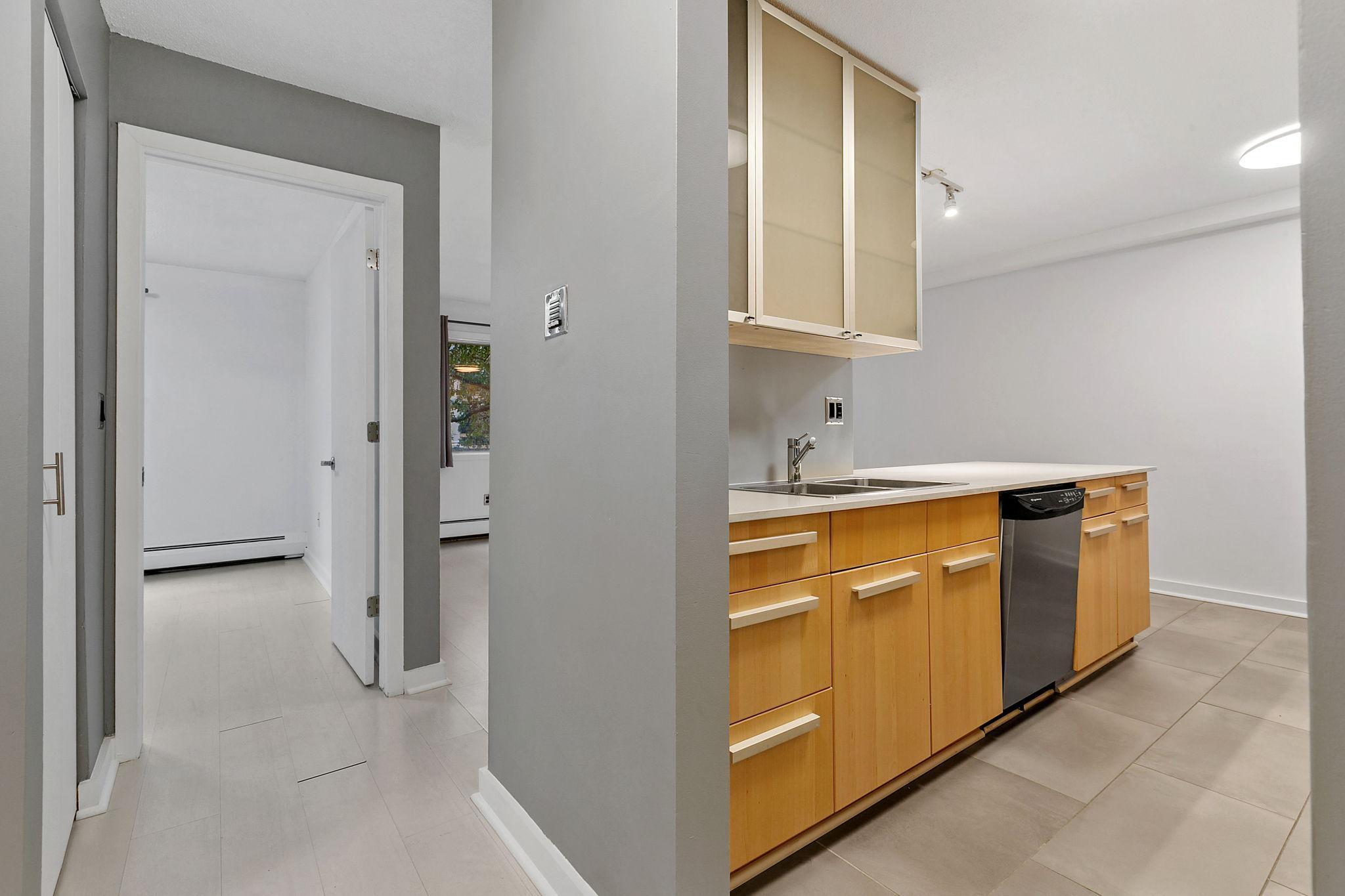 2446 Aldrich Avenue S Unit: 110