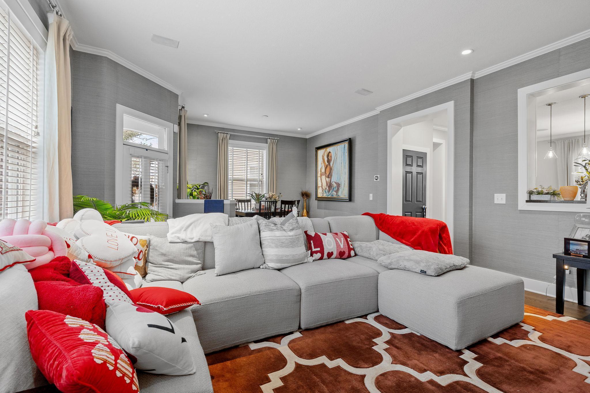 53 4th Avenue N Unit: 104