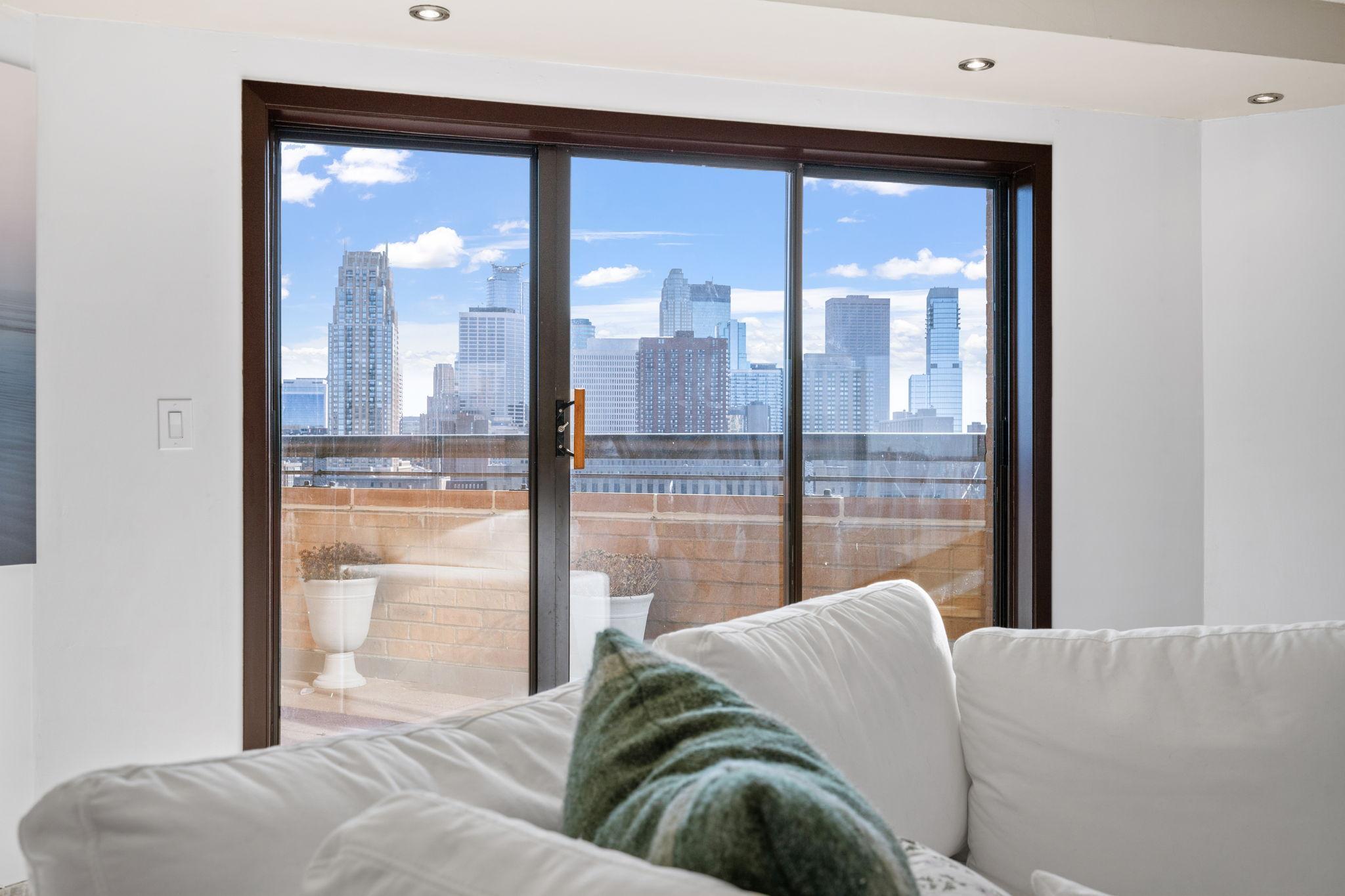 110 1st Avenue NE Unit: F906