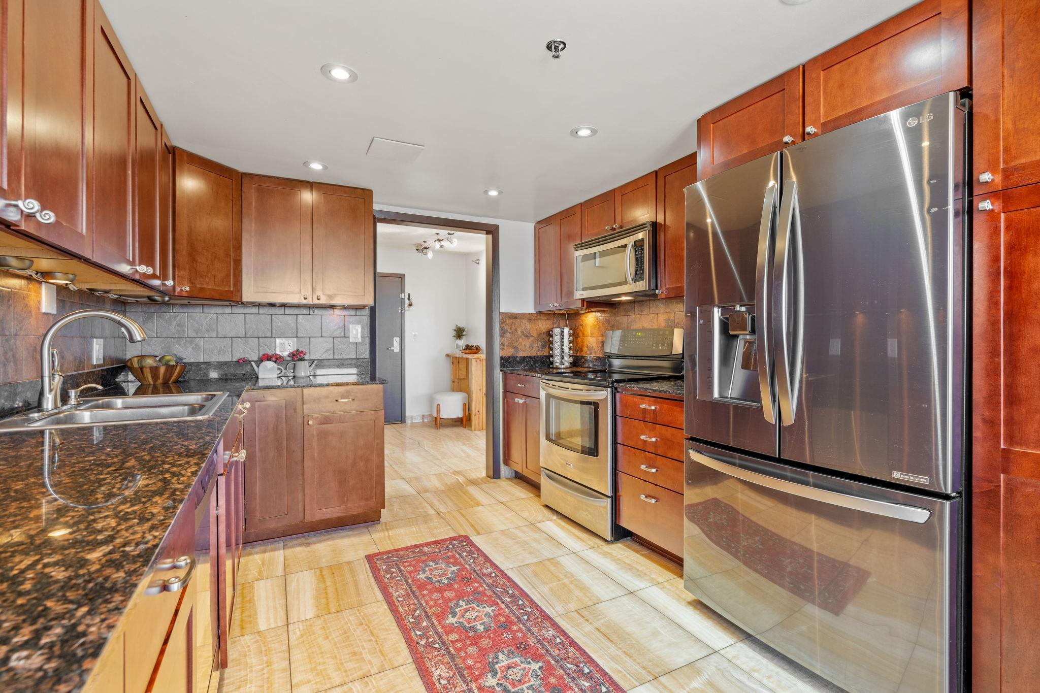 110 1st Avenue NE Unit: F906