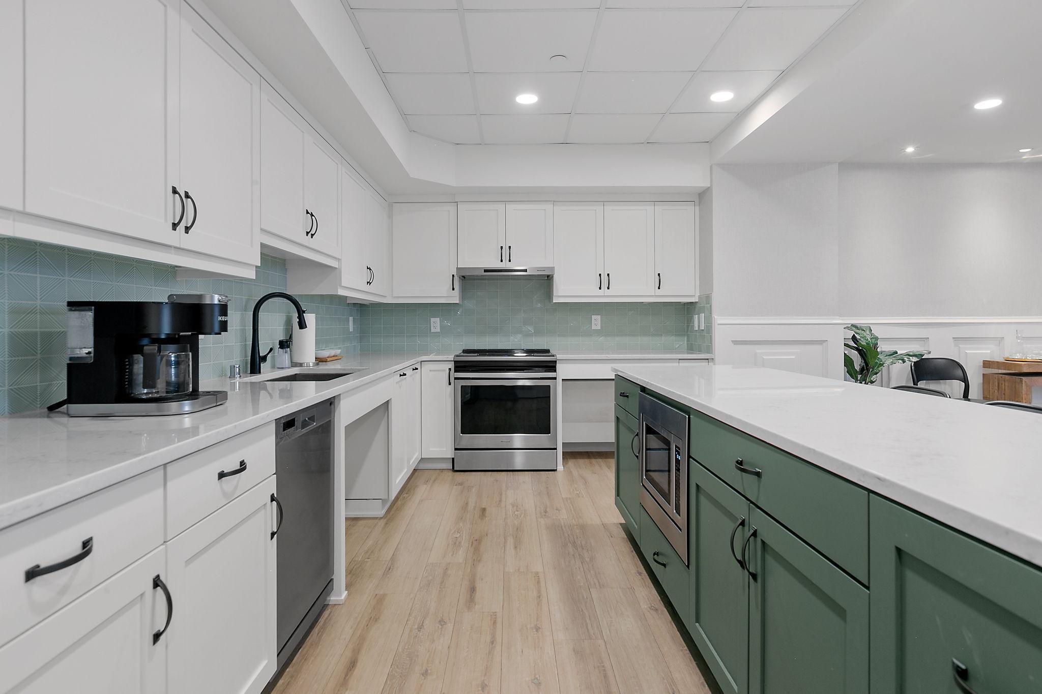 110 1st Avenue NE Unit: F906