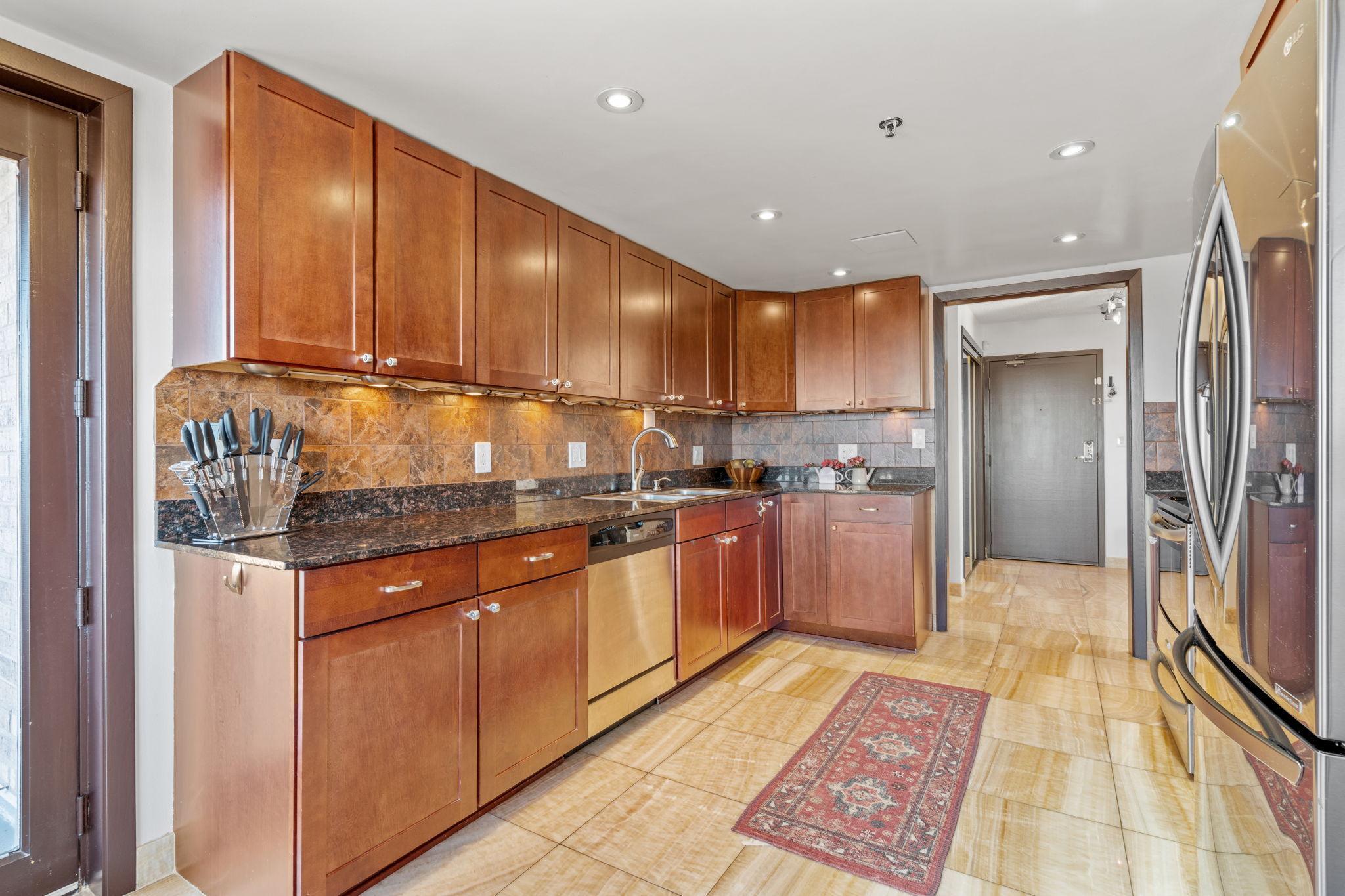 110 1st Avenue NE Unit: F906