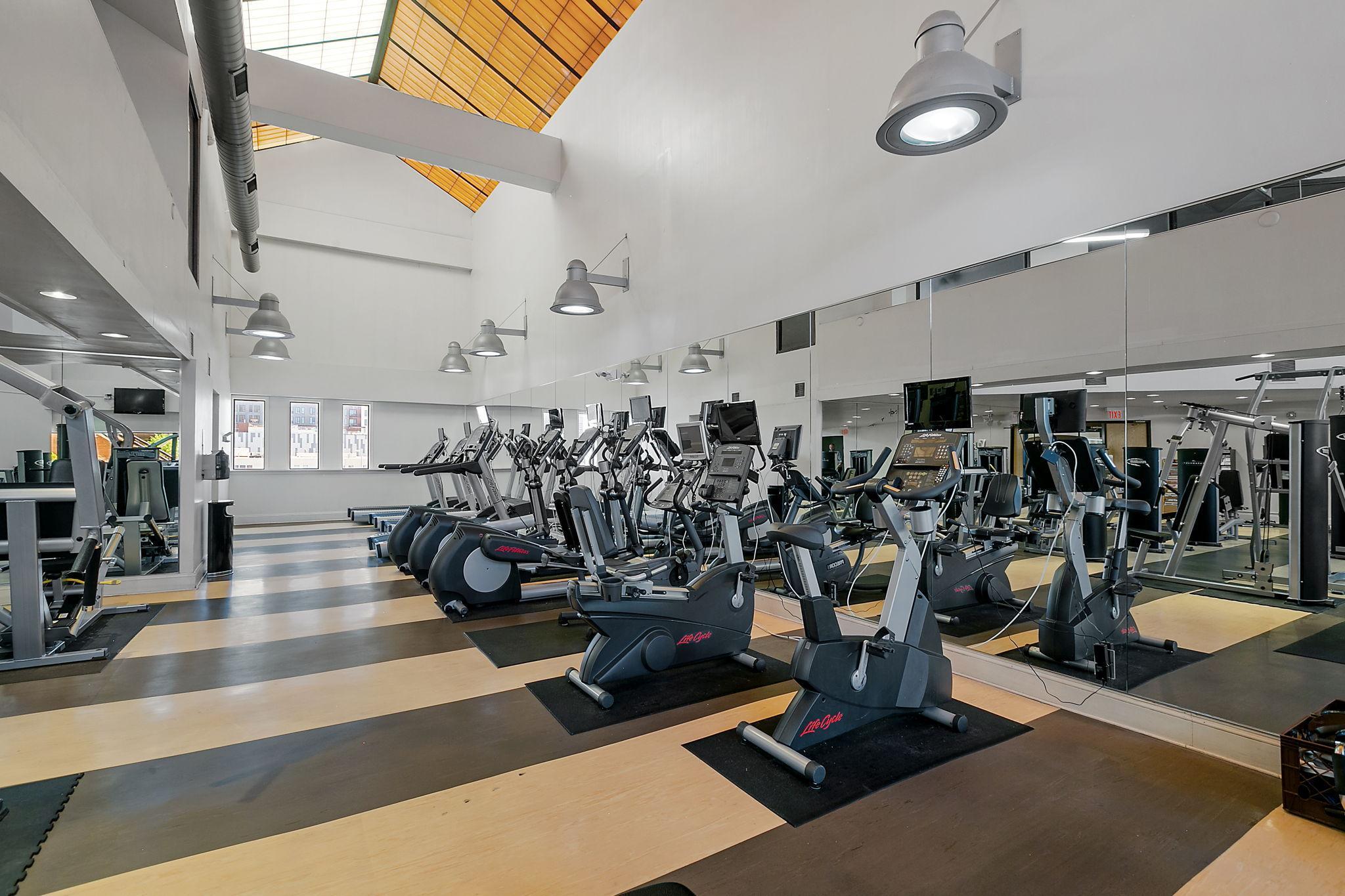 110 1st Avenue NE Unit: F906